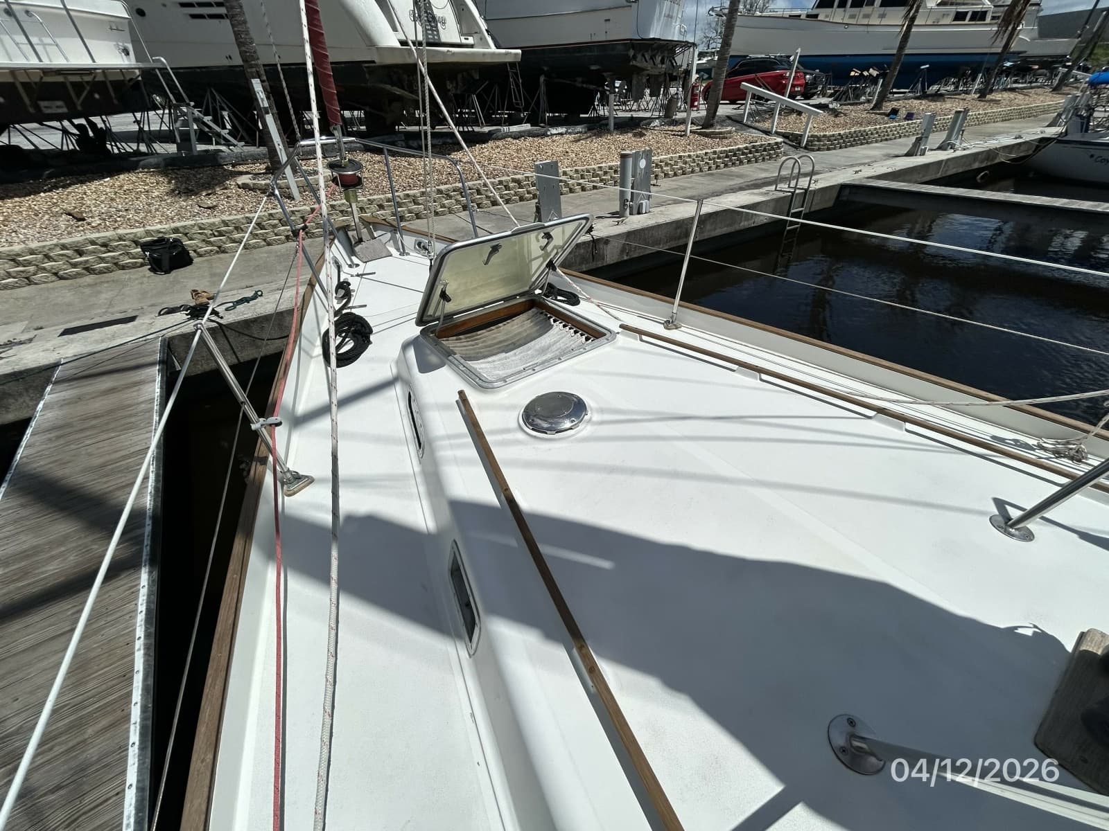 41' Rival foredeck3