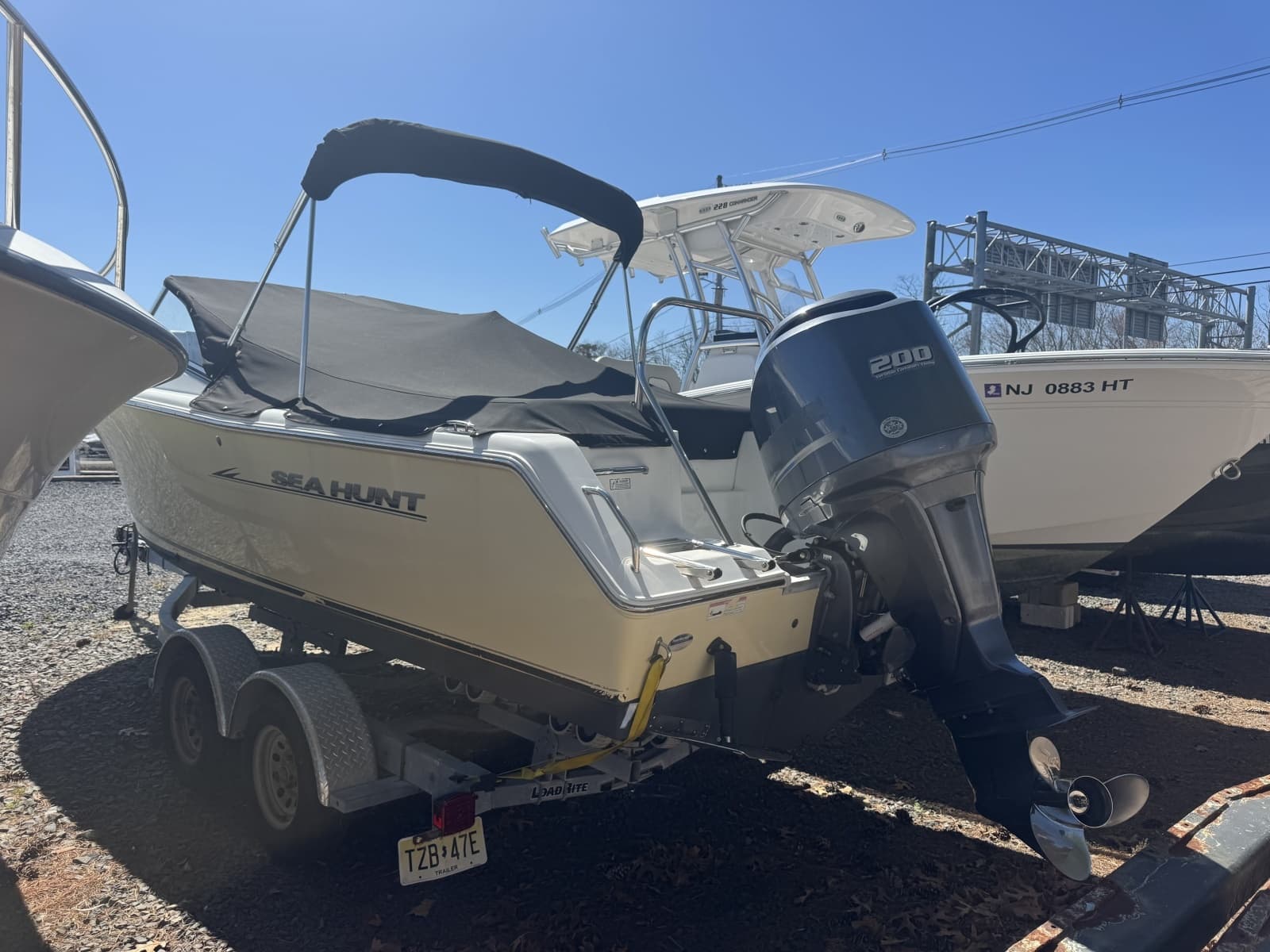 2013 Sea Hunt Escape 234 LE