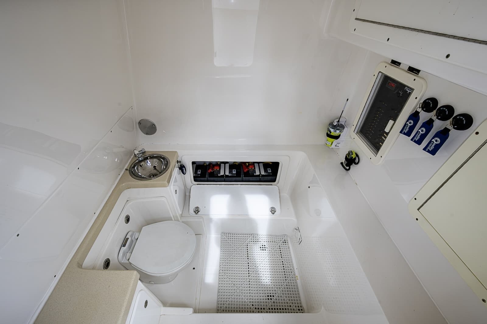 2015 Invincible 42 Open Fisherman