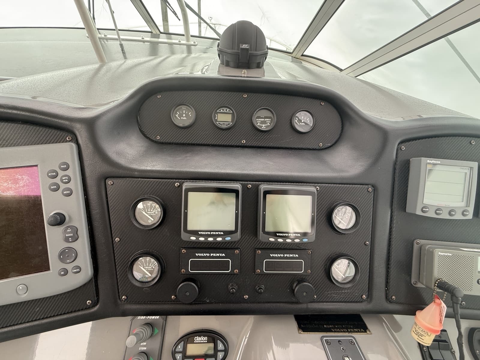 2005 Cruisers Yachts 405 Motor Yacht