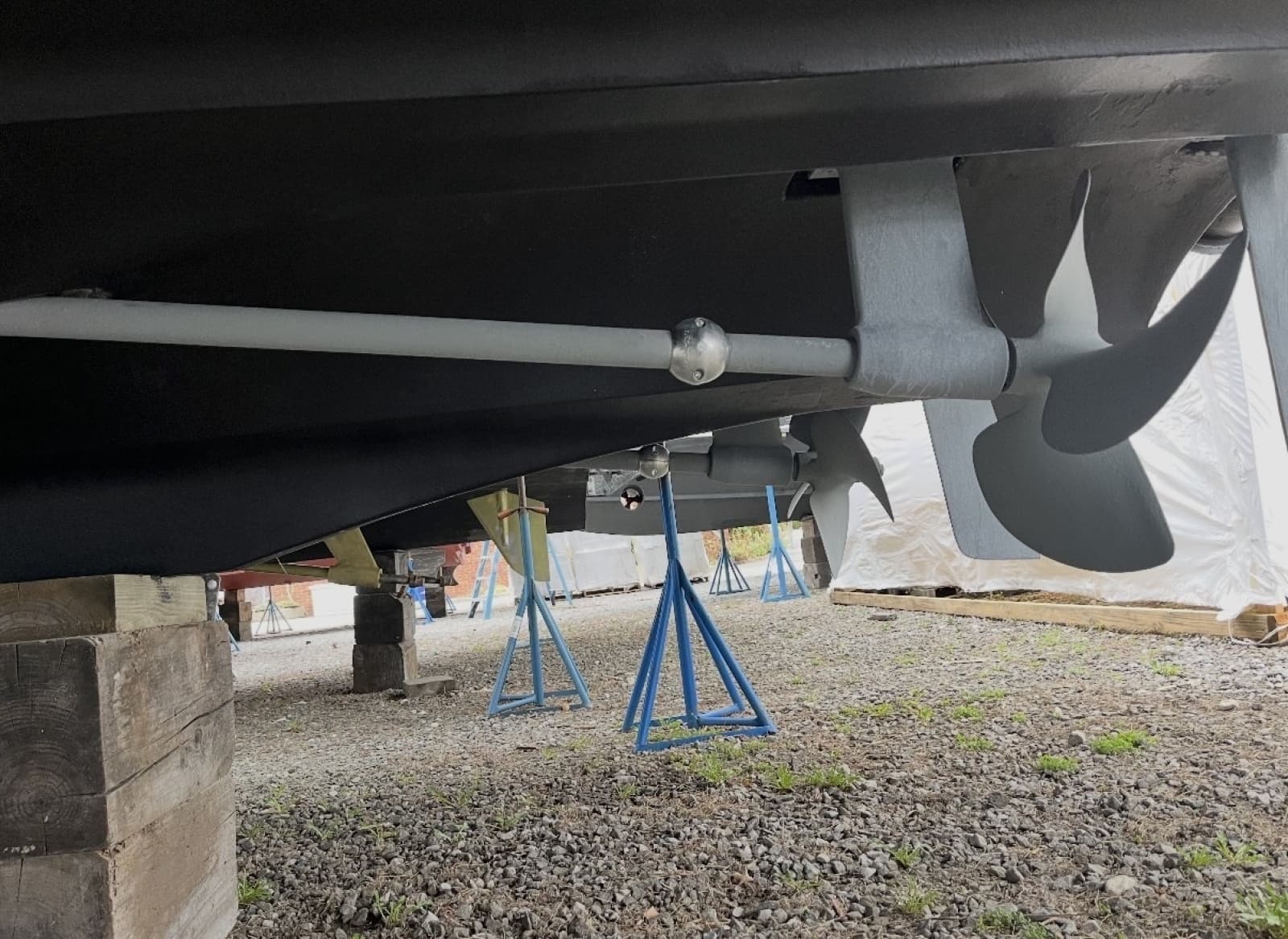 2005 Cruisers Yachts 405 Motor Yacht