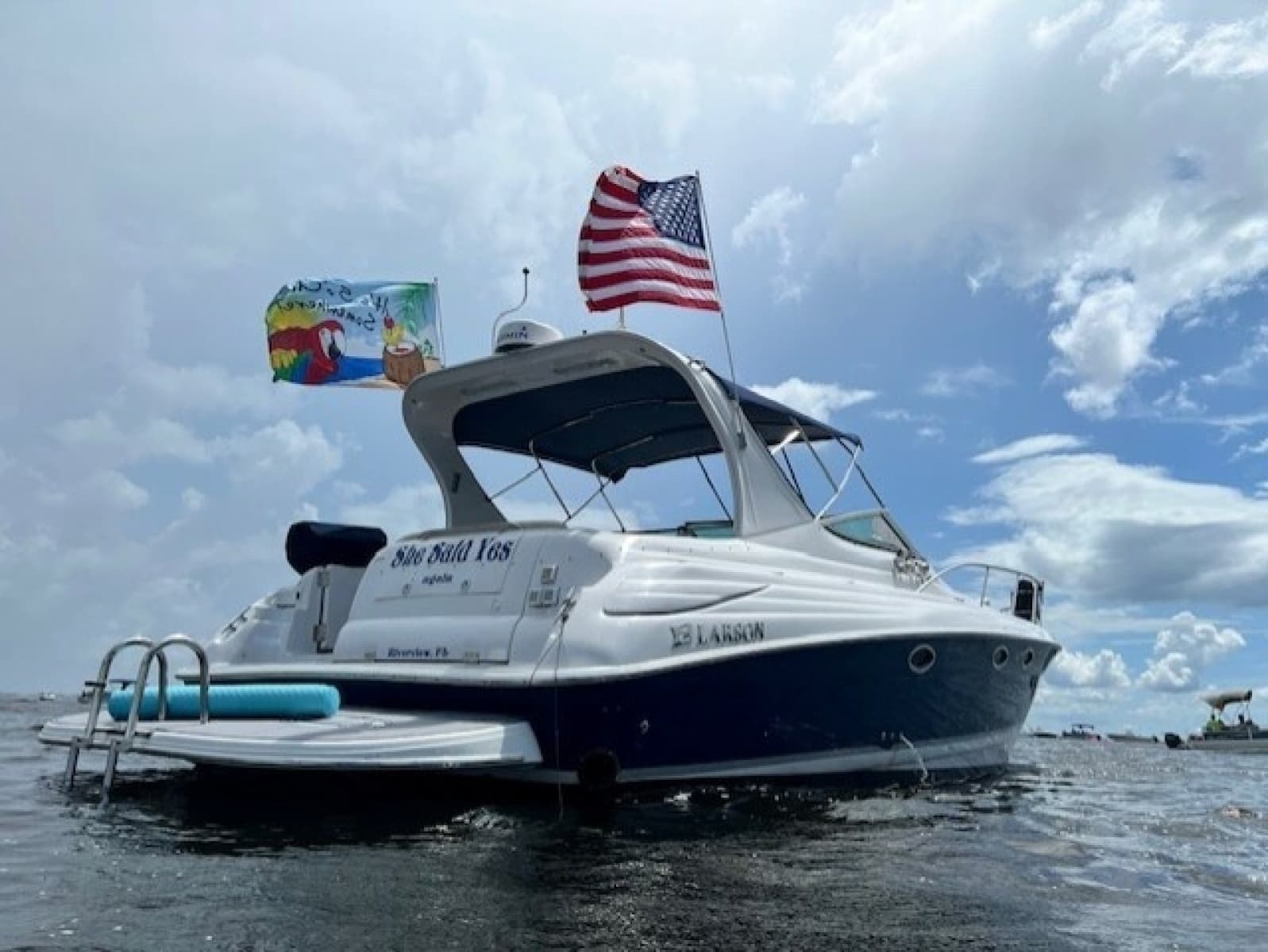 2006 Larson 370 Cabrio