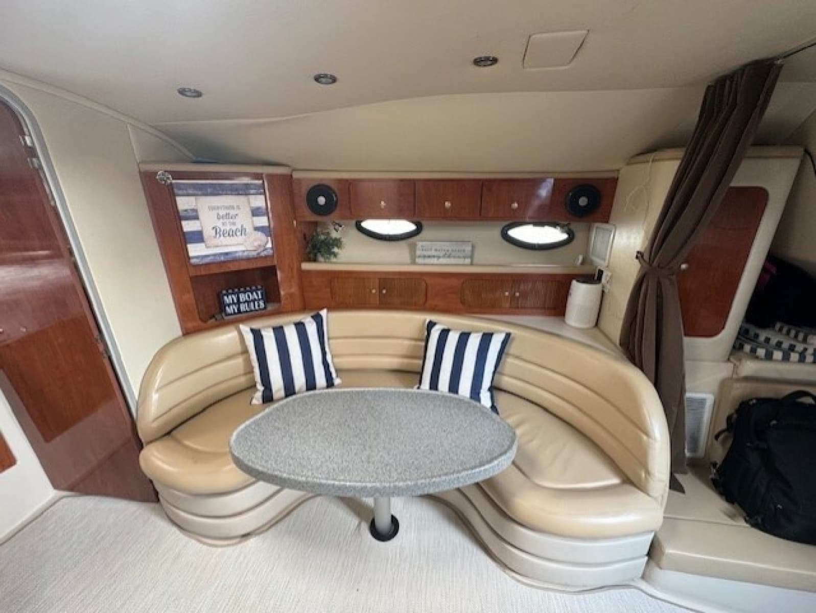 2006 Larson 370 Cabrio