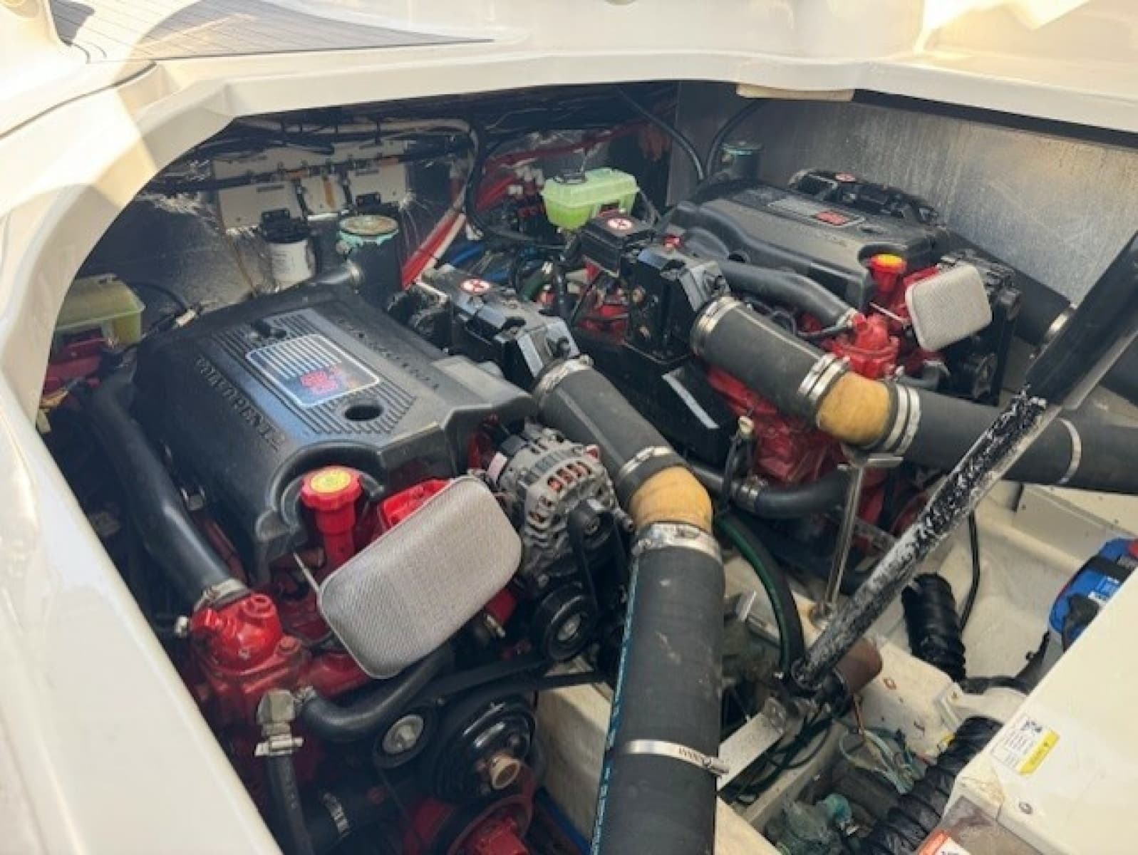 2006 Larson 370 Cabrio