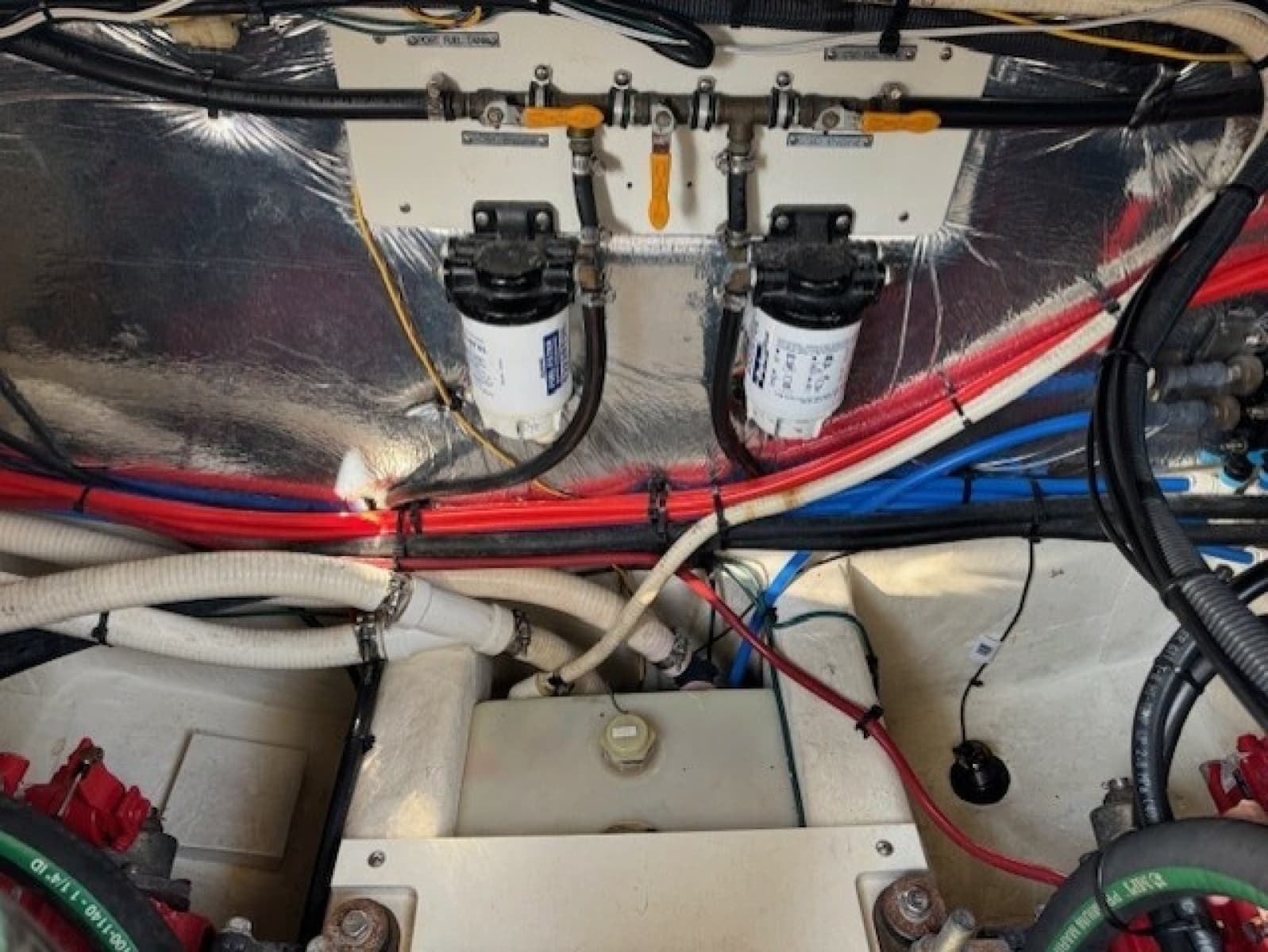 2006 Larson 370 Cabrio