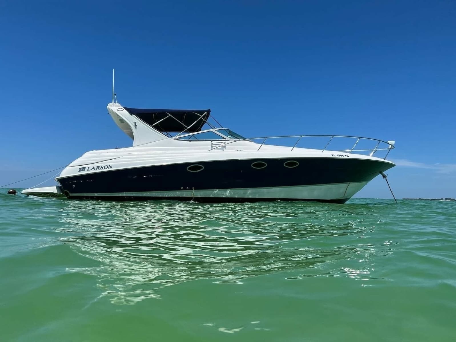 2006 Larson 370 Cabrio