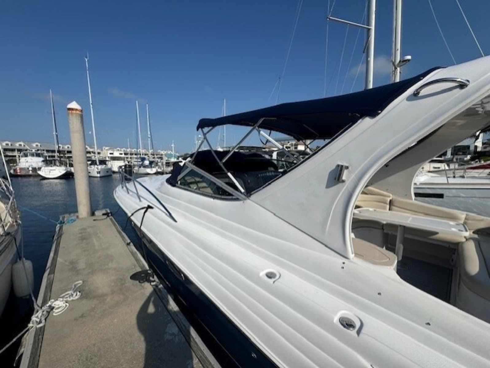 2006 Larson 370 Cabrio