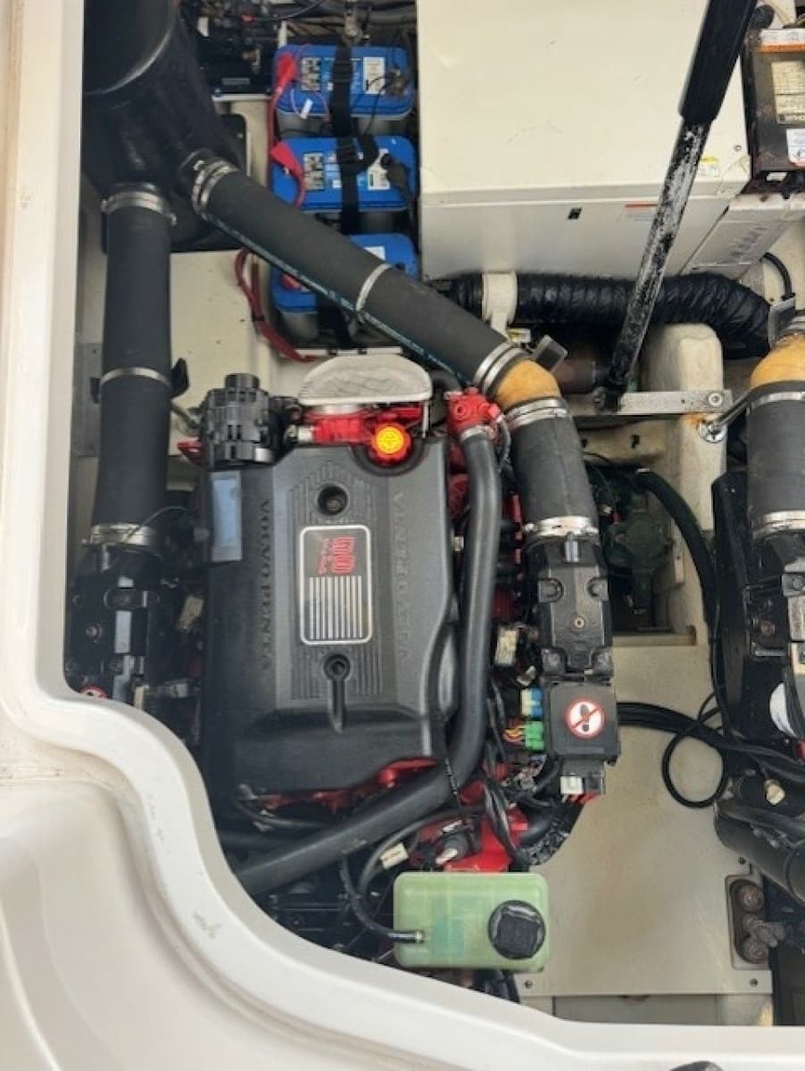 2006 Larson 370 Cabrio