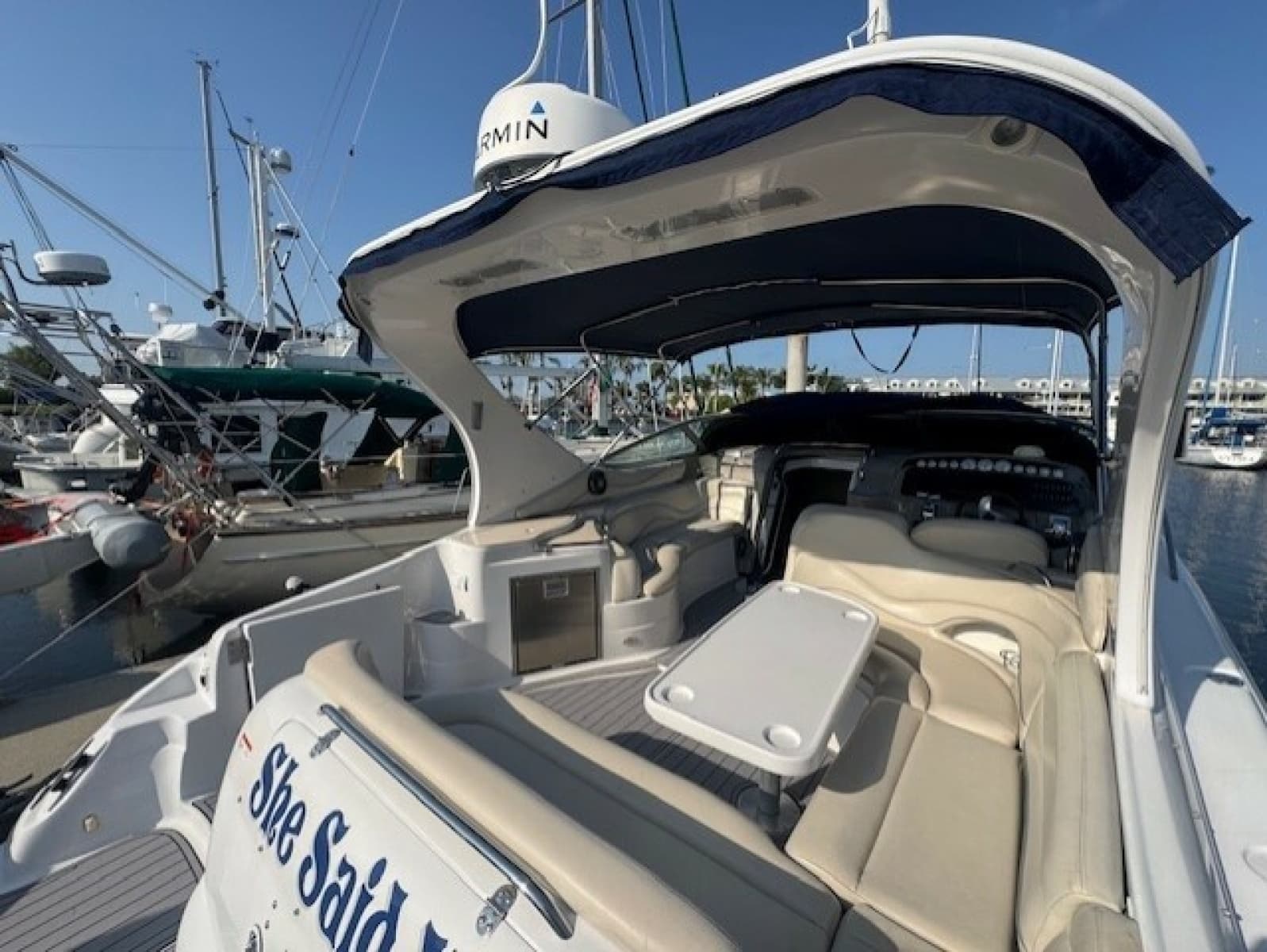 2006 Larson 370 Cabrio