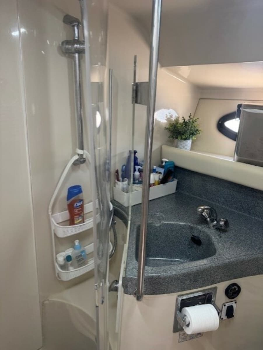 2006 Larson 370 Cabrio