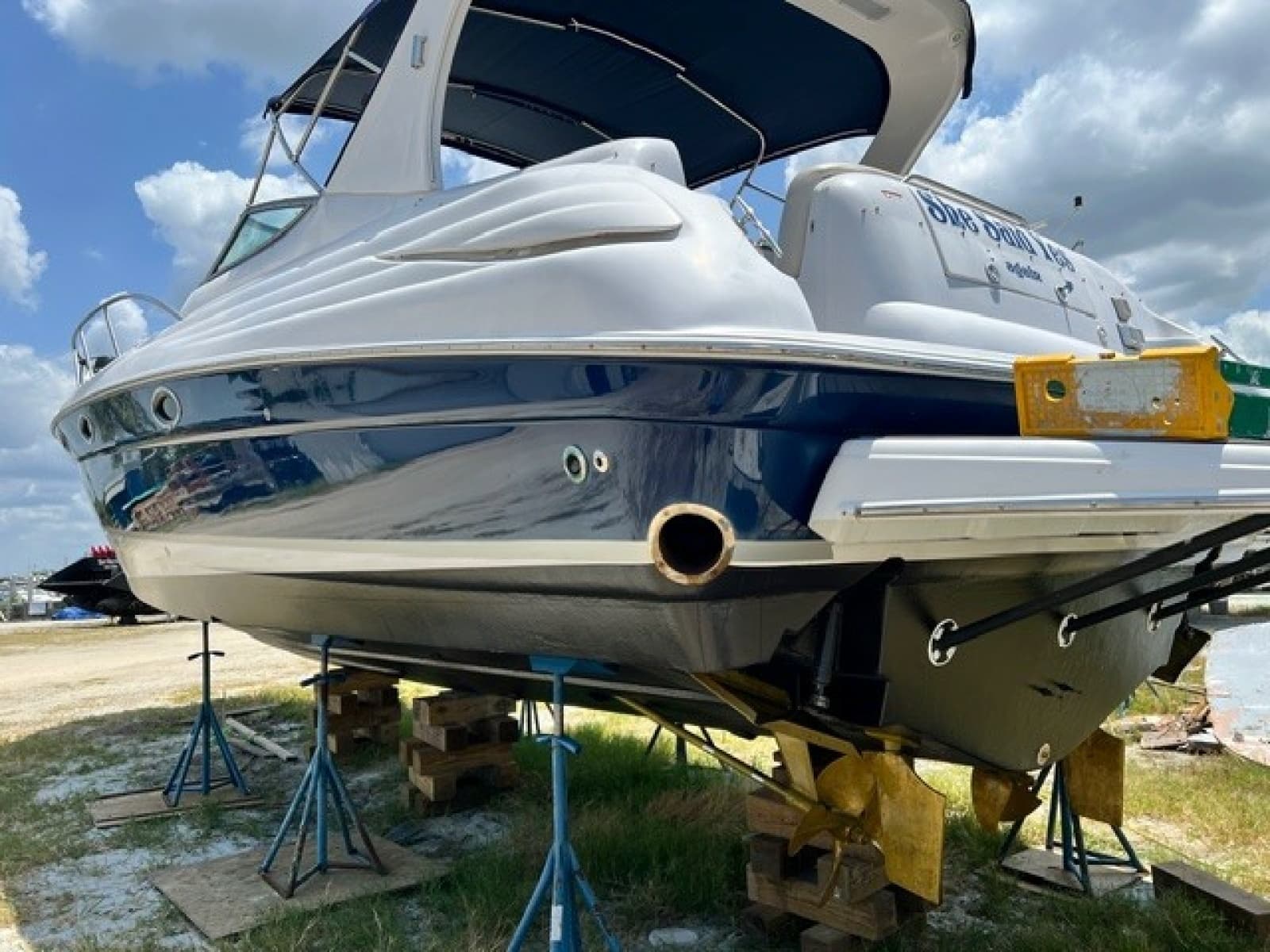 2006 Larson 370 Cabrio