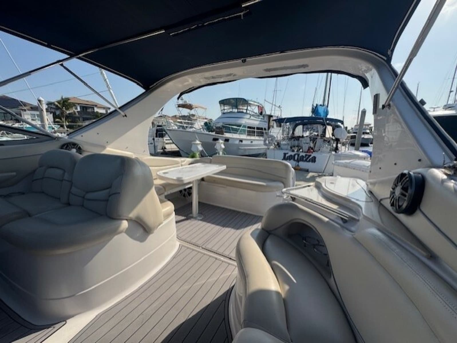 2006 Larson 370 Cabrio