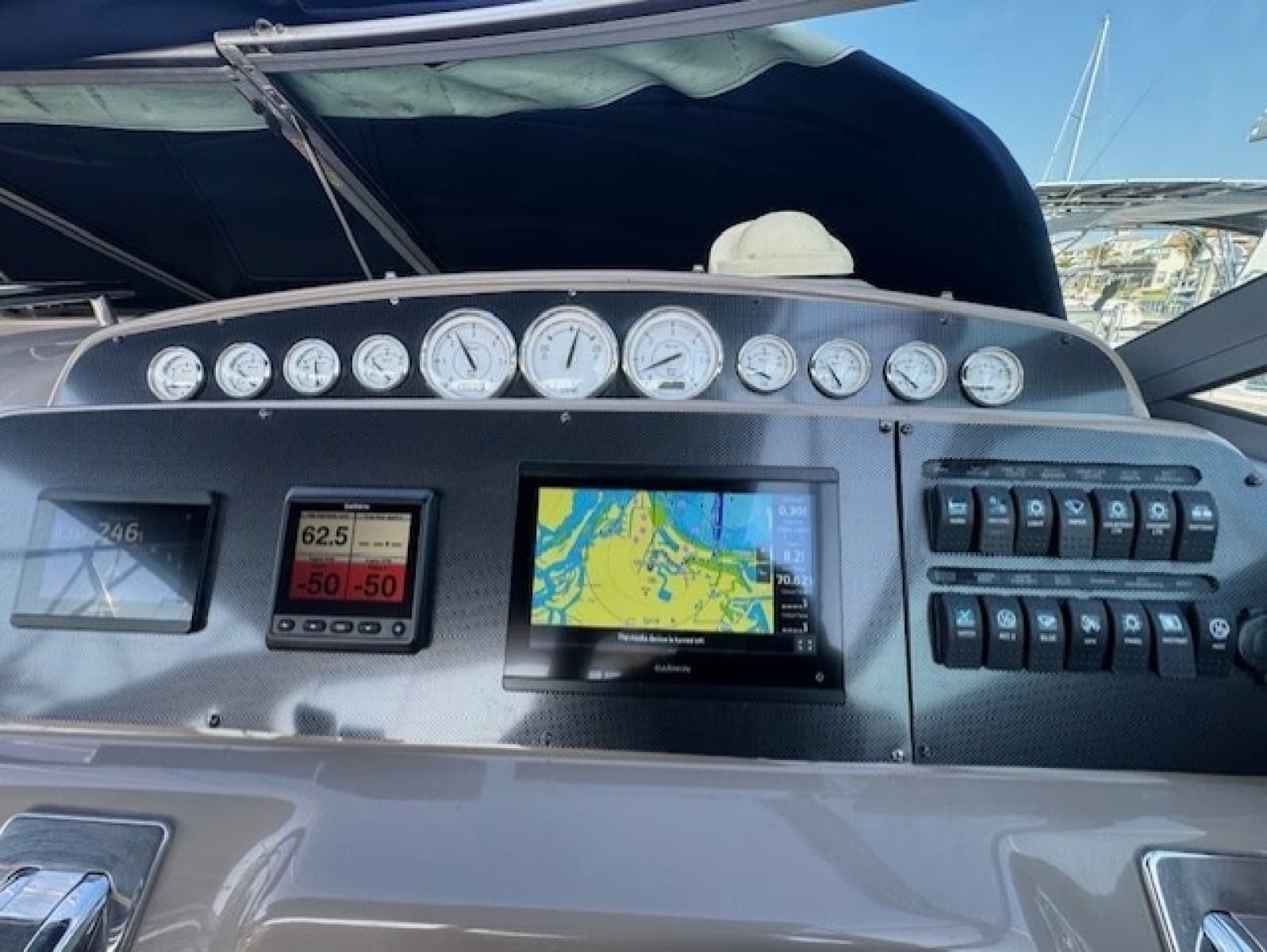 2006 Larson 370 Cabrio