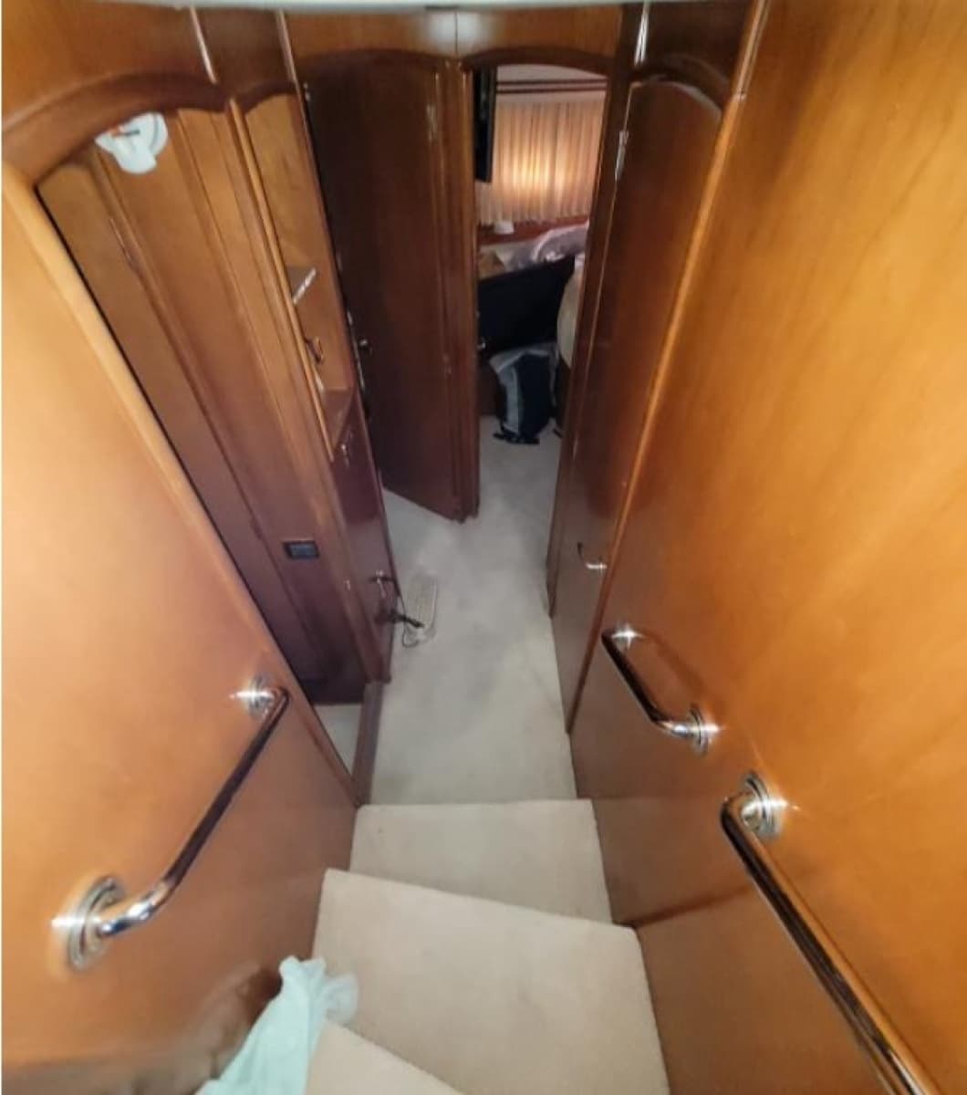2001 Carver 570 Voyager Pilothouse