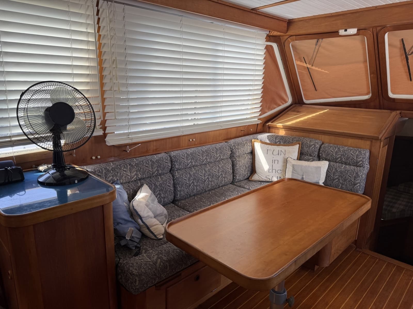 1997 Sabreline 36 Fast Trawler