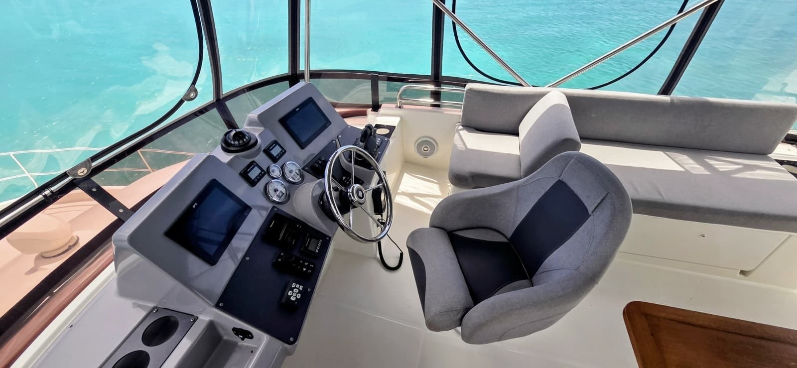 2022 Beneteau Swift Trawler 41 Fly