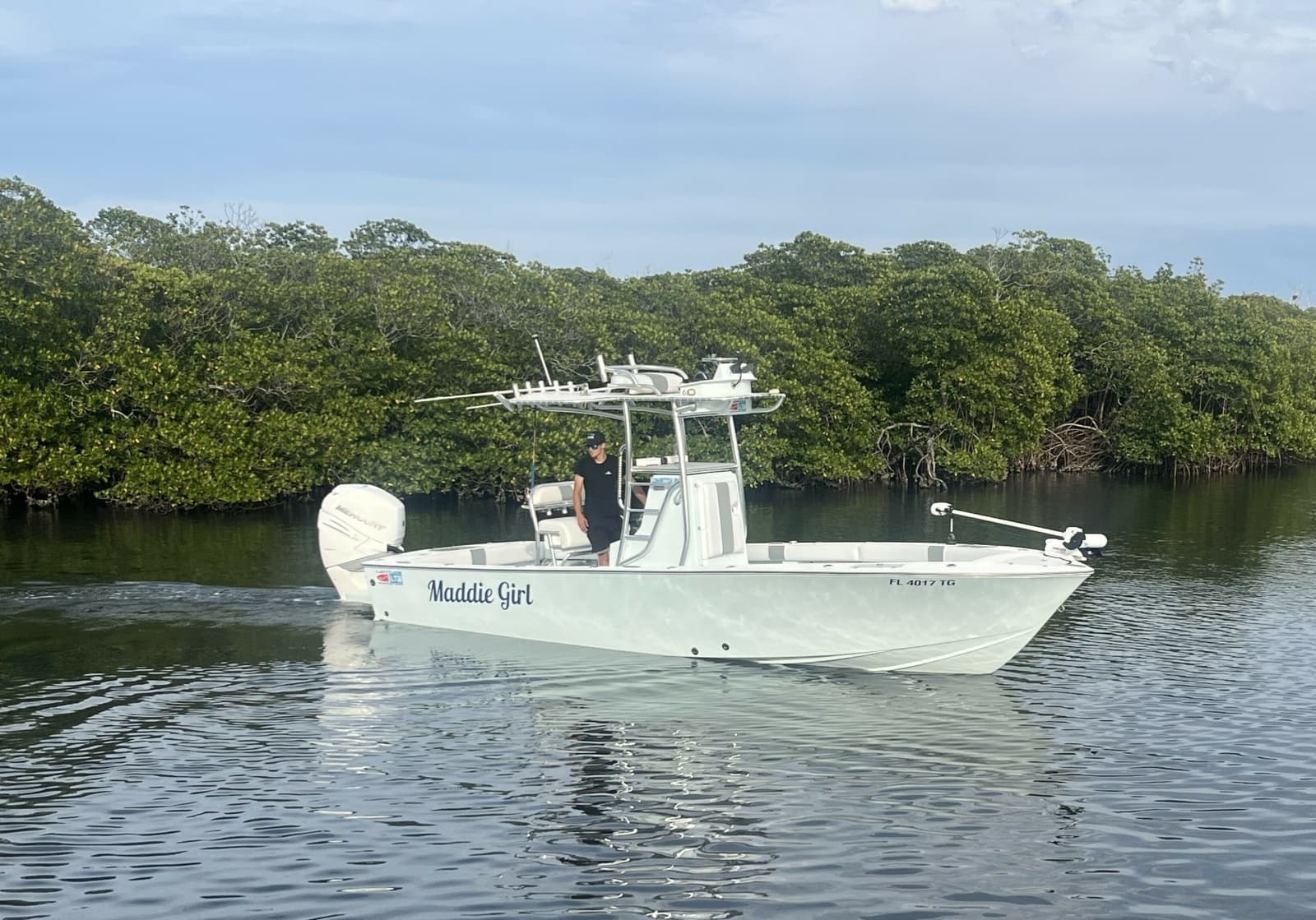 2022 Latitude Tournament Boats 25 Center Console