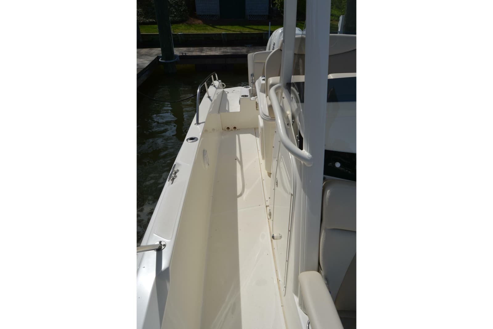 2021 Boston Whaler 270 Dauntless