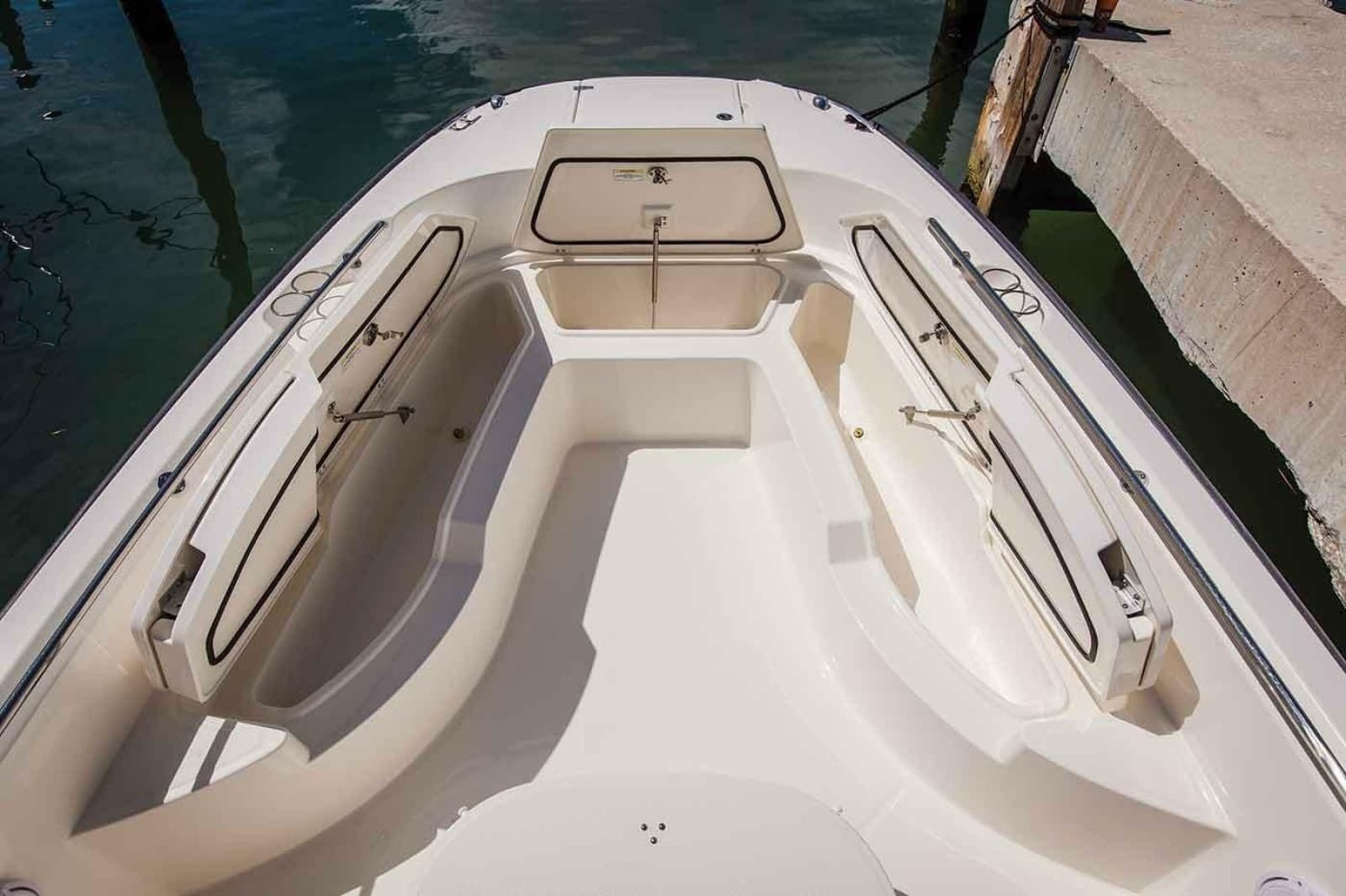 2021 Boston Whaler 270 Dauntless