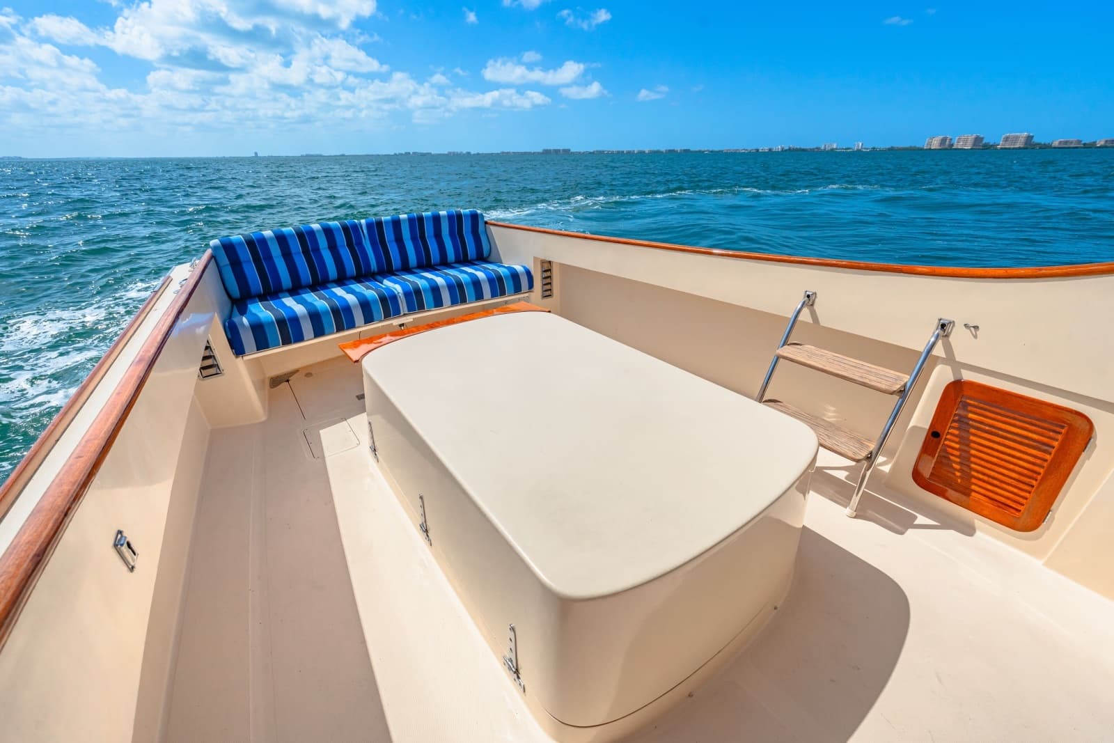 1998 36 Hinckley Picnic Boat Exterior