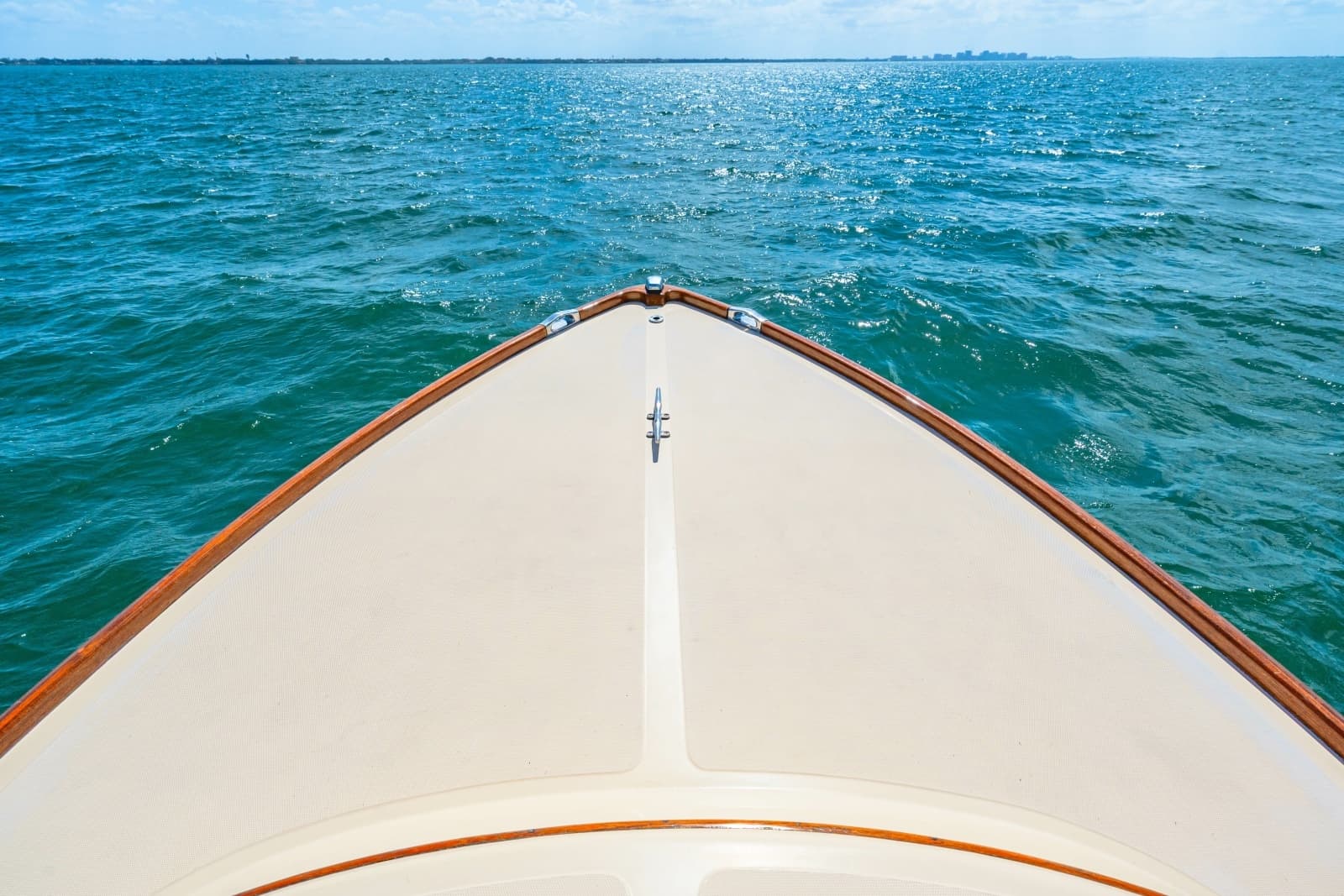 1998 36 Hinckley Picnic Boat Bow