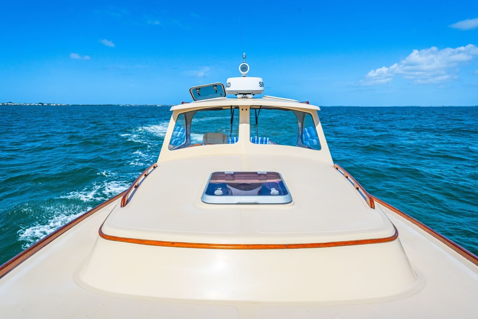 1998 36 Hinckley Picnic Boat Bow