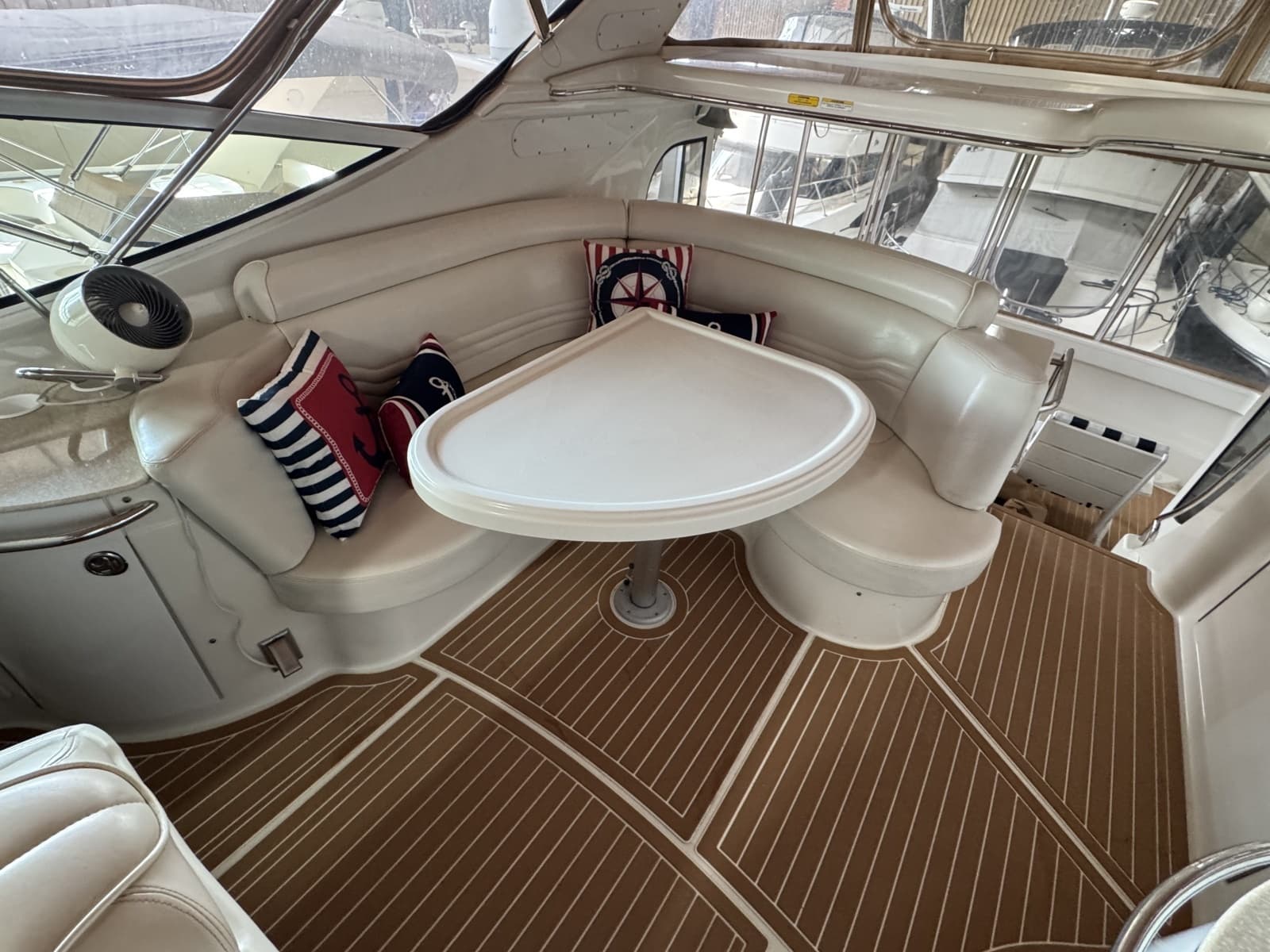 2004 Carver 466 Motor Yacht