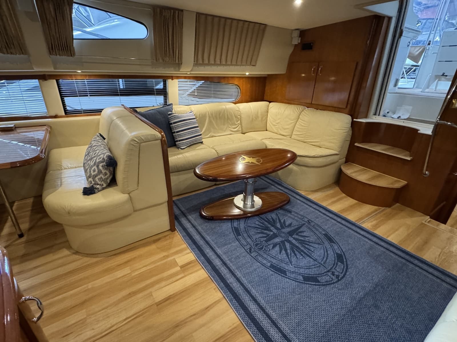 2004 Carver 466 Motor Yacht