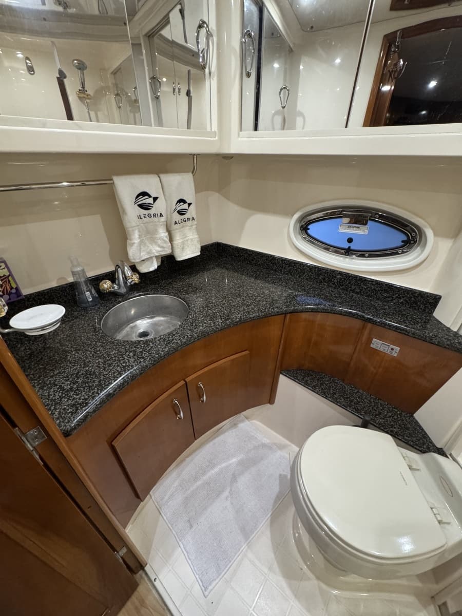 2004 Carver 466 Motor Yacht