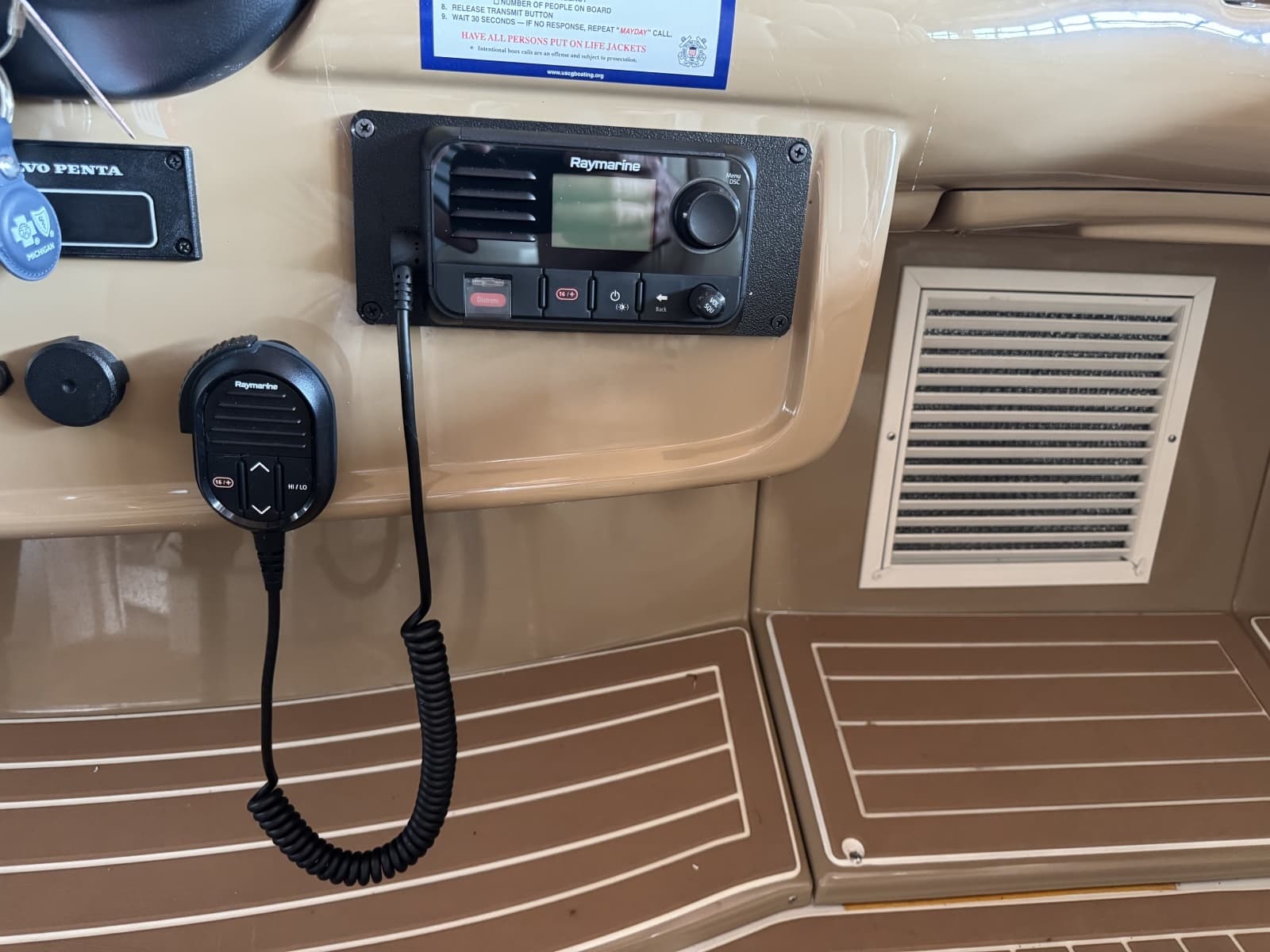 2004 Carver 466 Motor Yacht