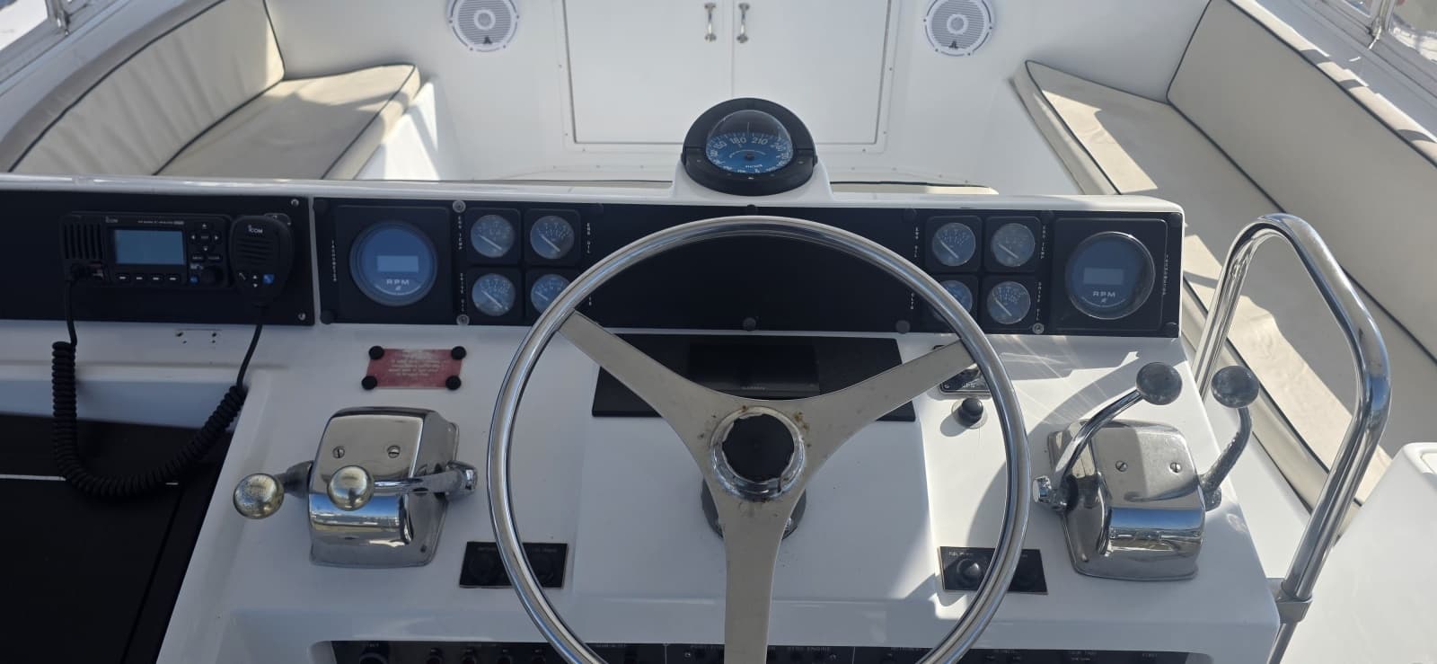 1989 Hatteras 52 Convertible