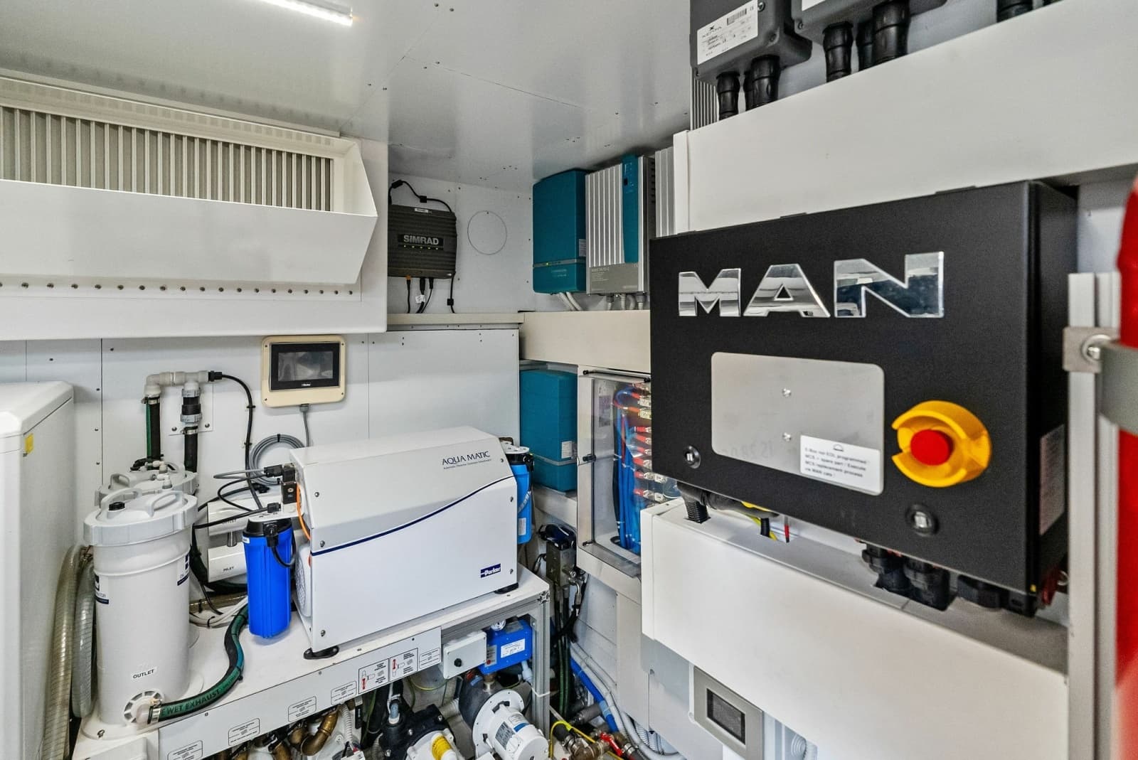 2023 Ferretti Yachts 860