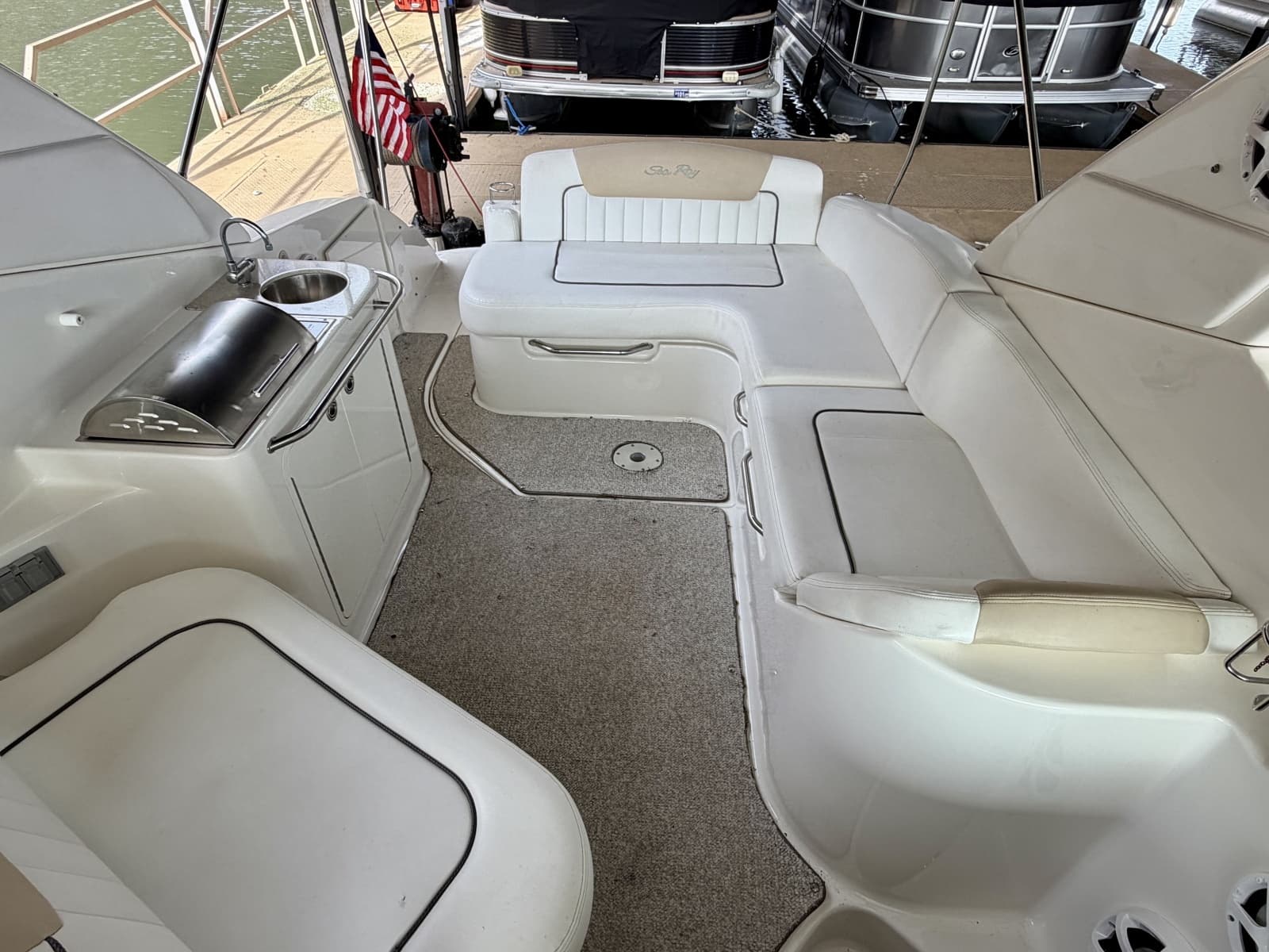 2009 Sea Ray 270 Sundancer