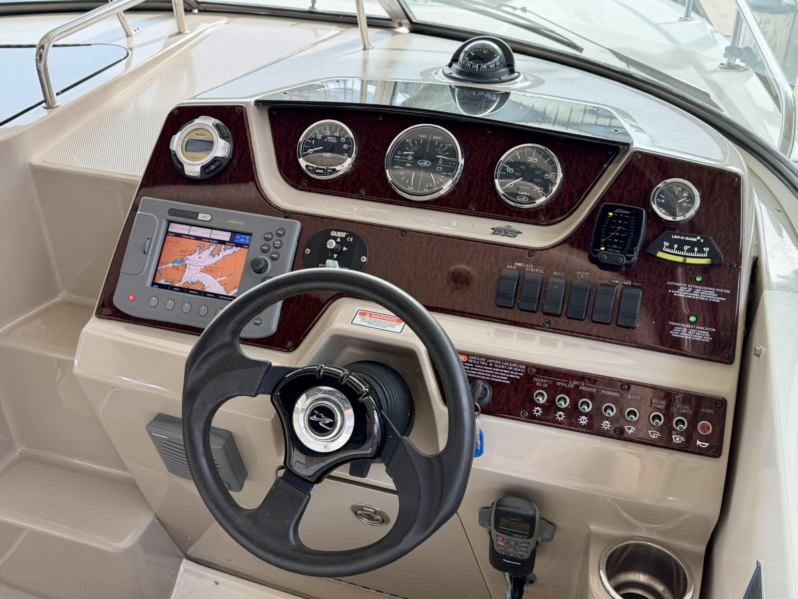 2009 Sea Ray 270 Sundancer