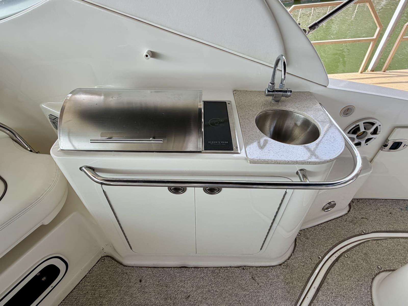 2009 Sea Ray 270 Sundancer