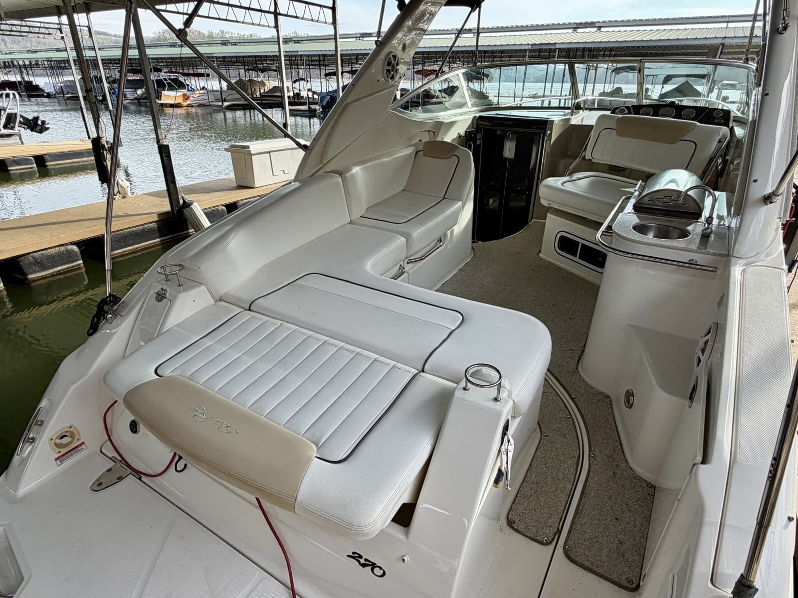 2009 Sea Ray 270 Sundancer