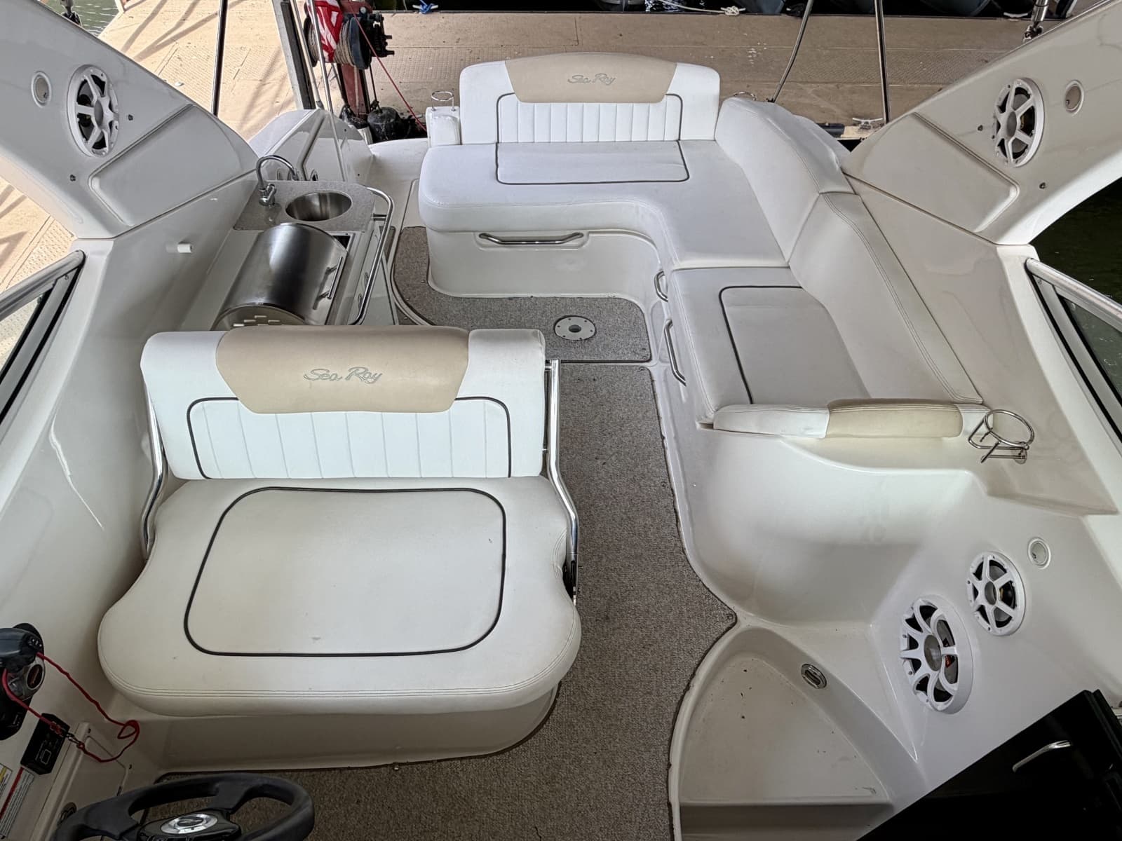 2009 Sea Ray 270 Sundancer