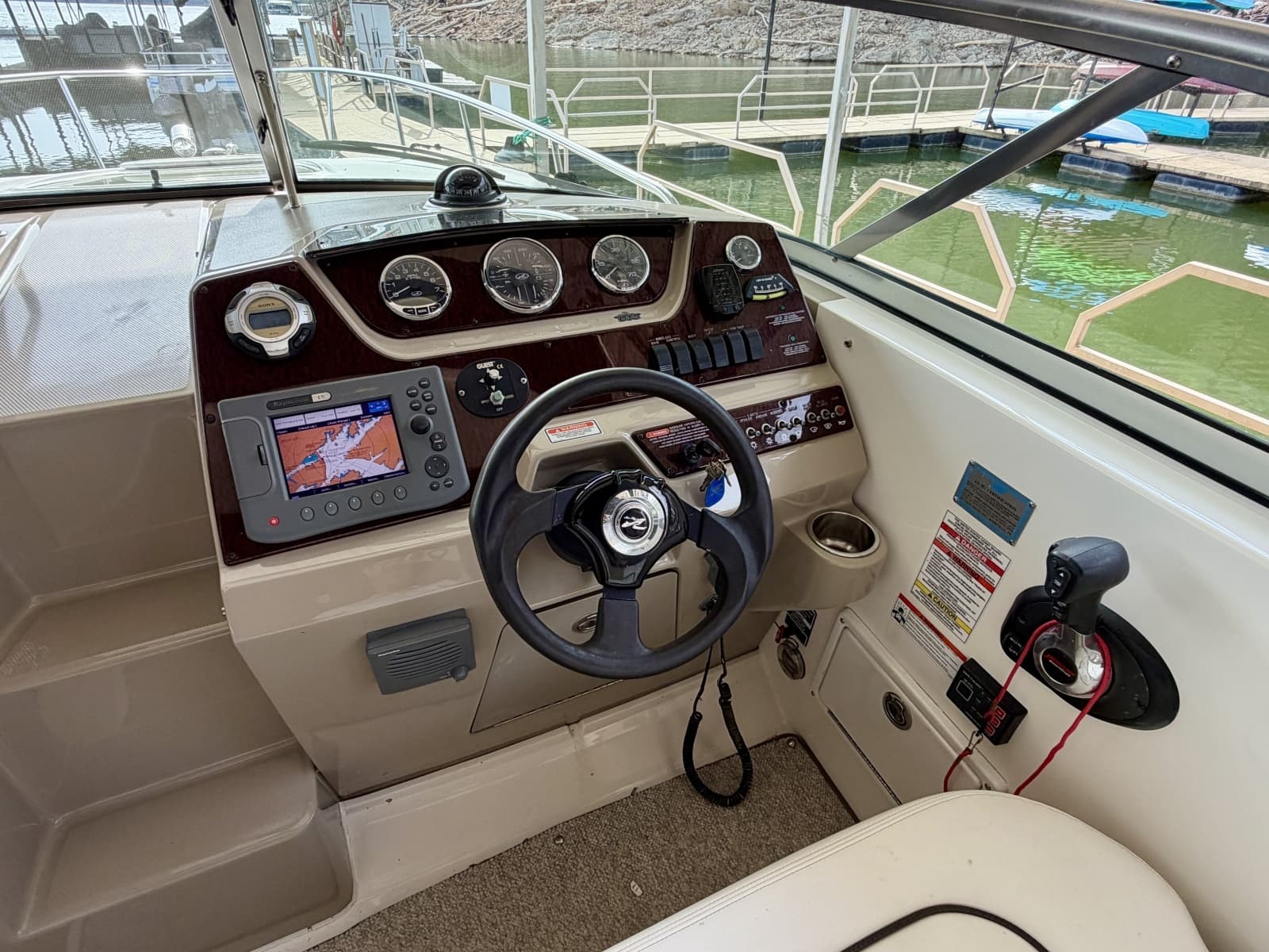 2009 Sea Ray 270 Sundancer