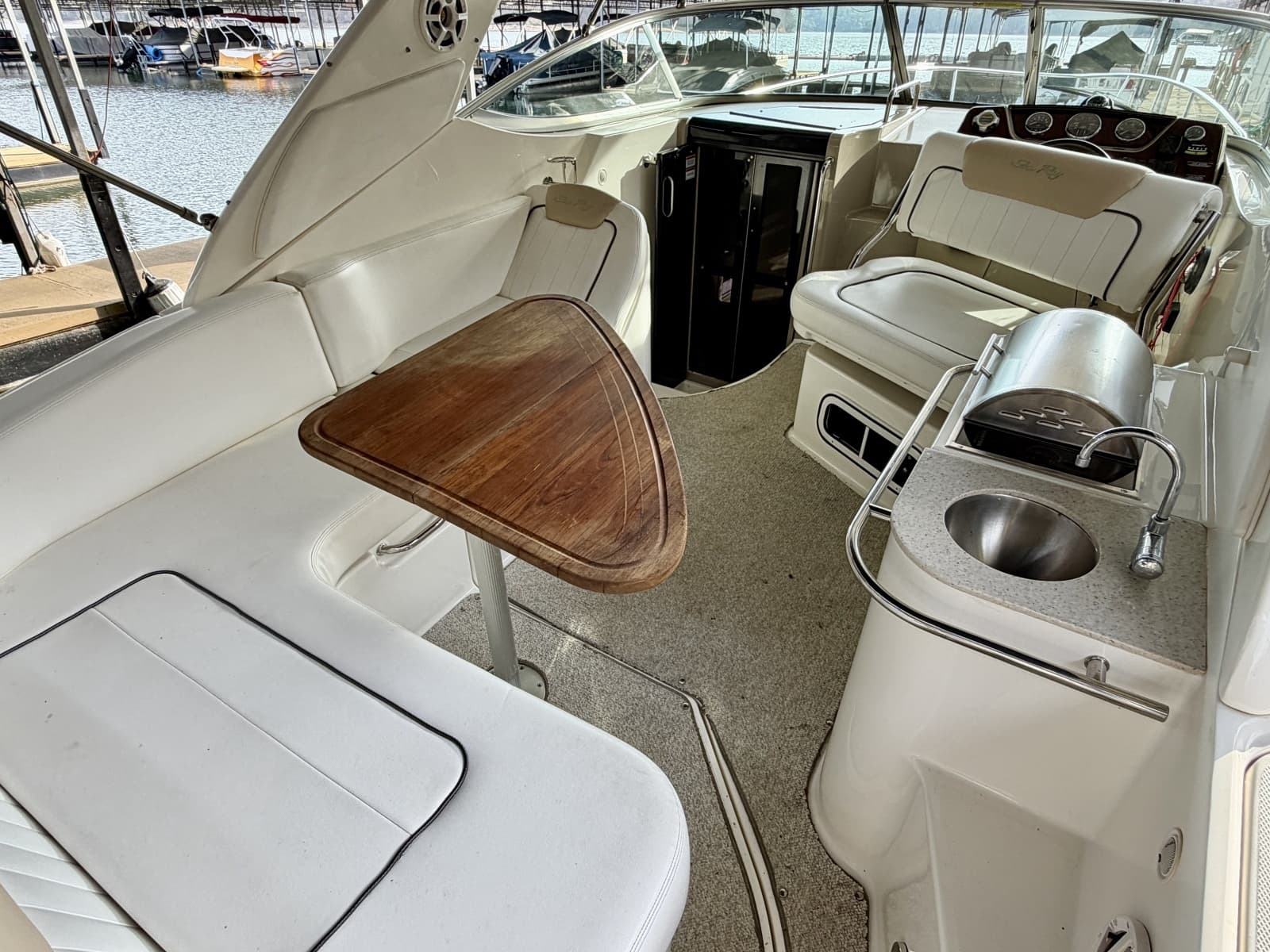 2009 Sea Ray 270 Sundancer