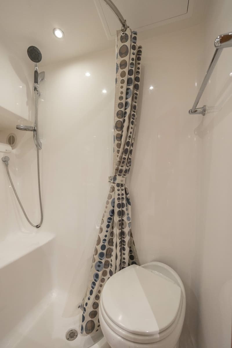 2019 Albemarle 410 Express Fisherman