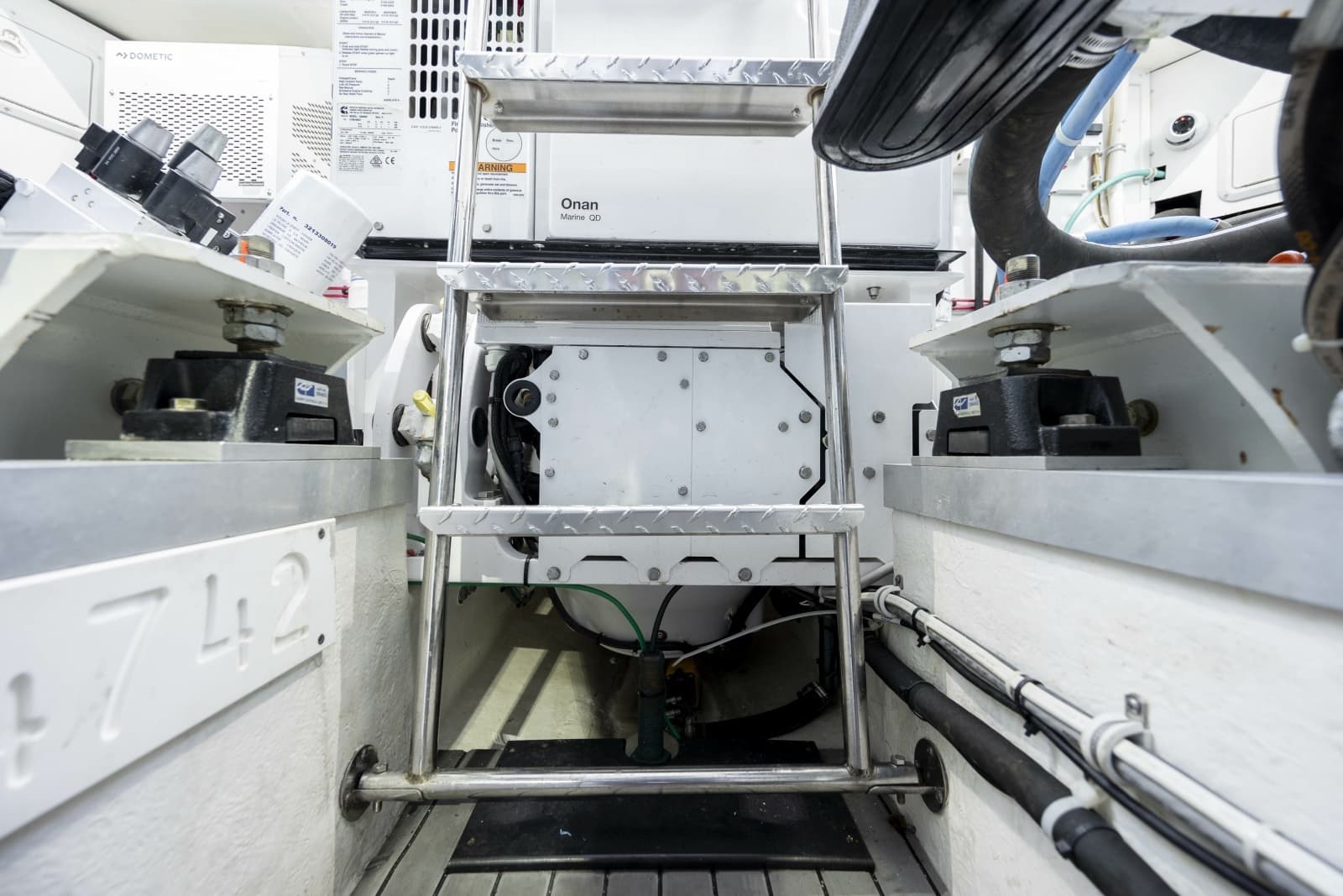 2019 Albemarle 410 Express Fisherman