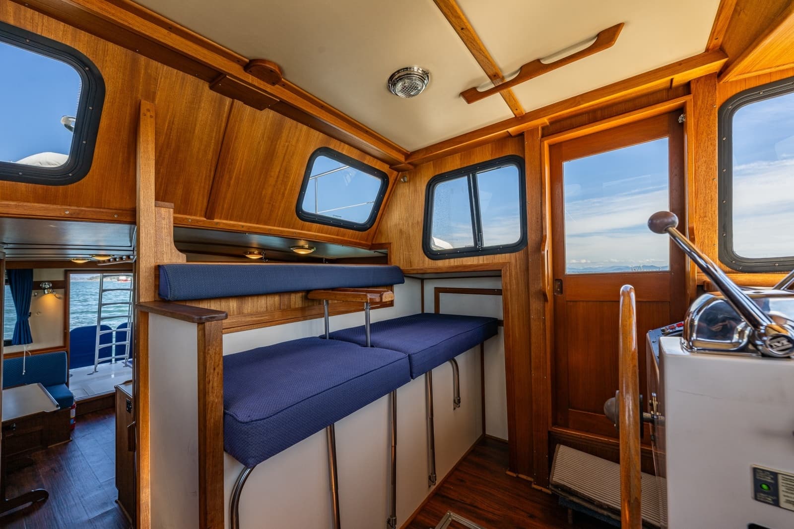 1999 Pacific Trawler 40