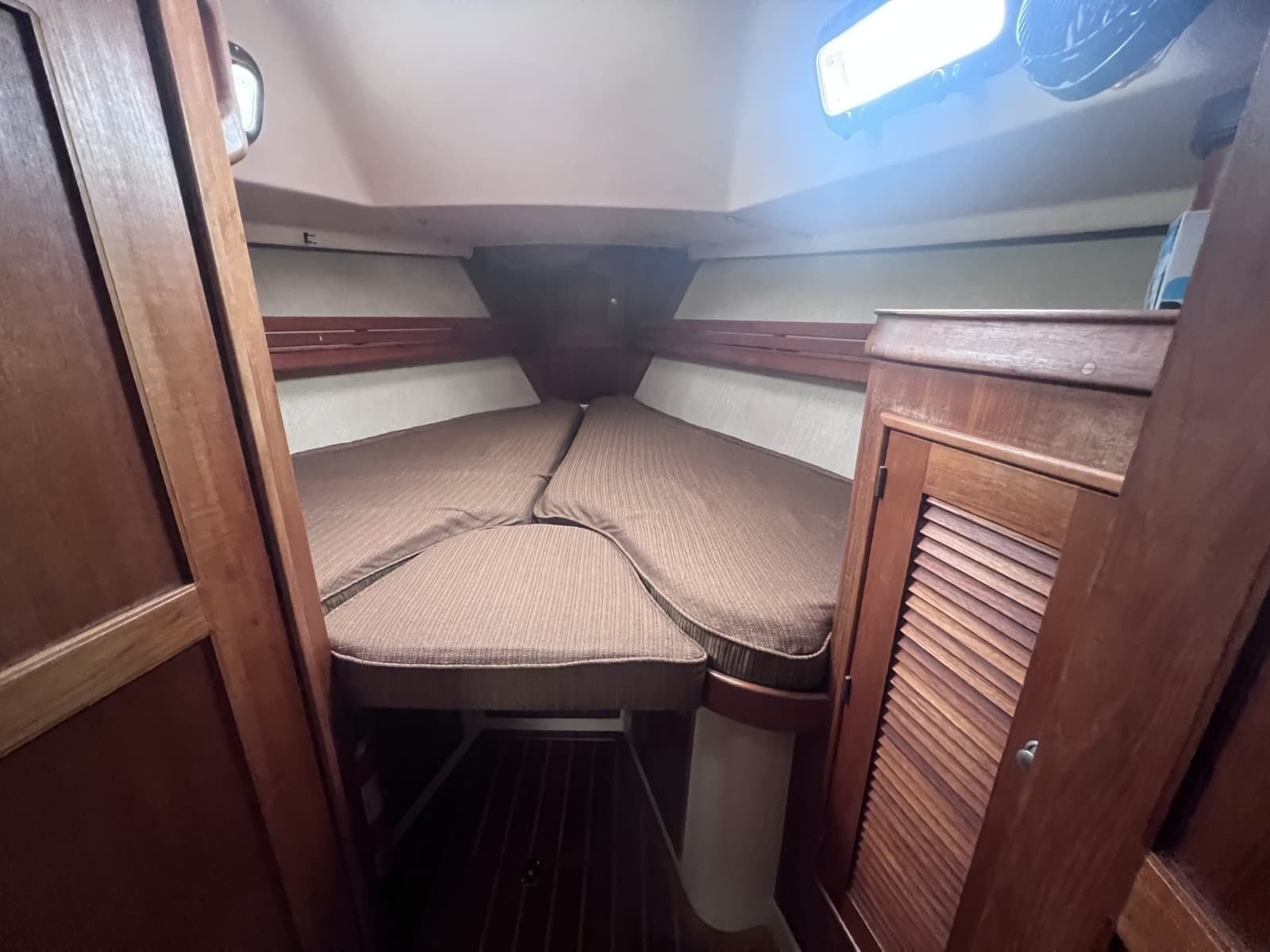 1997 Island Packet 37