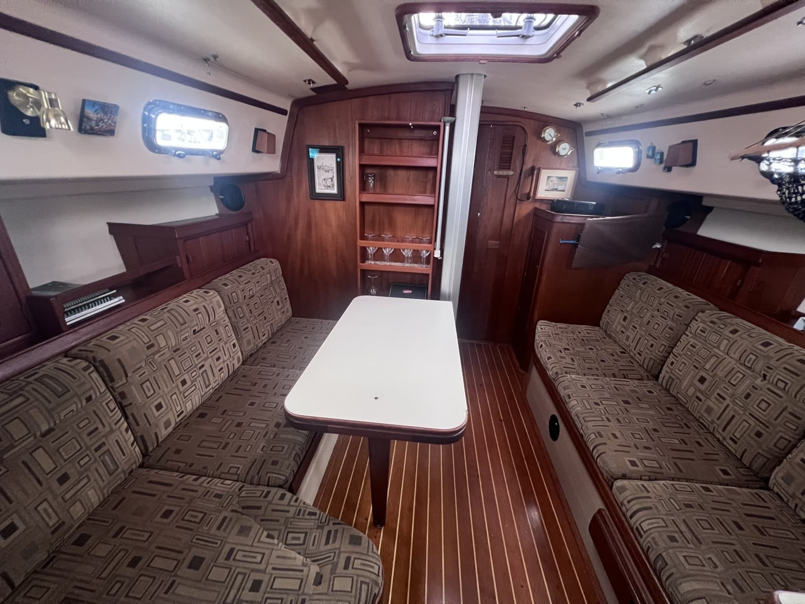 1997 Island Packet 37