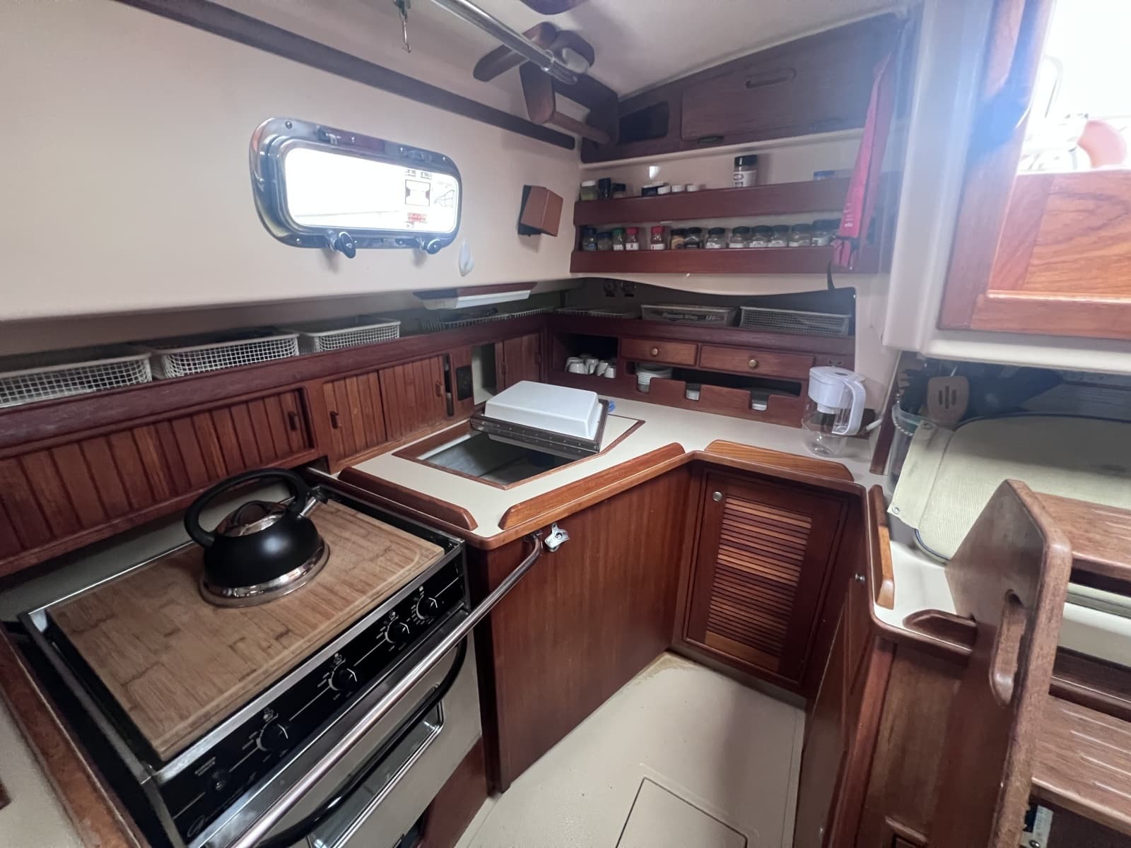 1997 Island Packet 37