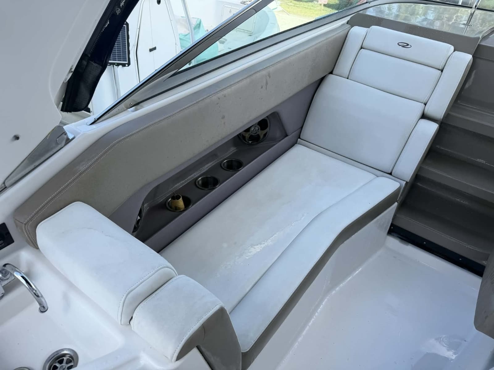 2016 Regal 28 Express