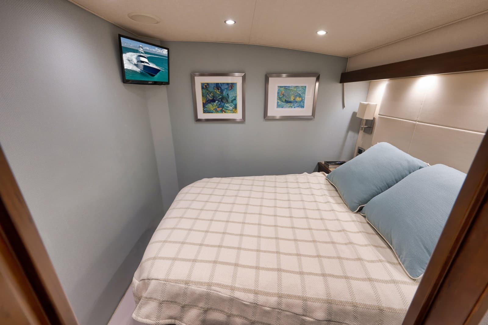 2015 Viking Enclosed Bridge