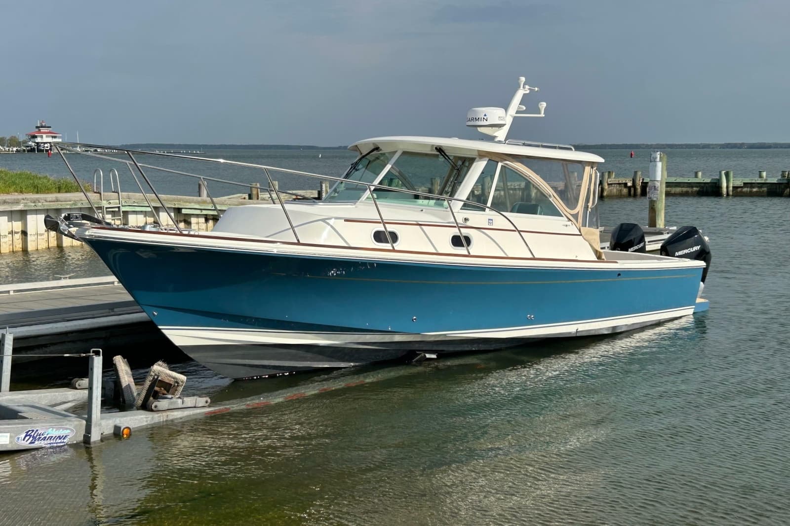 2020 Hunt Yachts Surfhunter 32