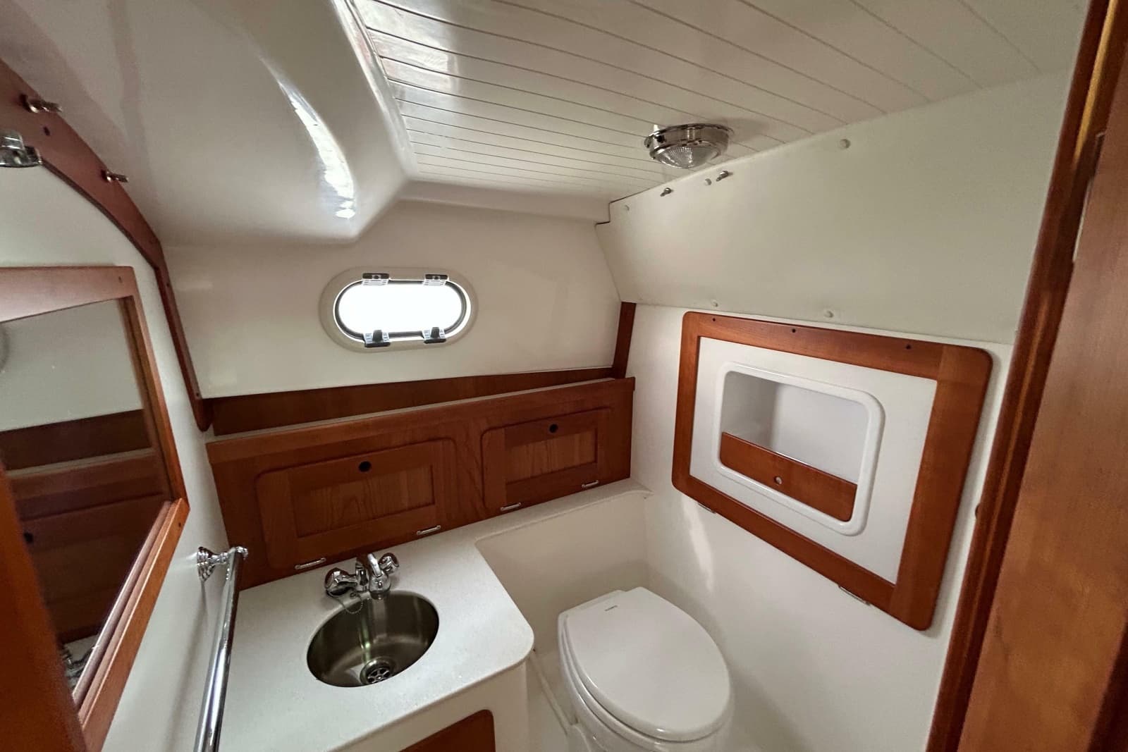 2020 Hunt Yachts Surfhunter 32