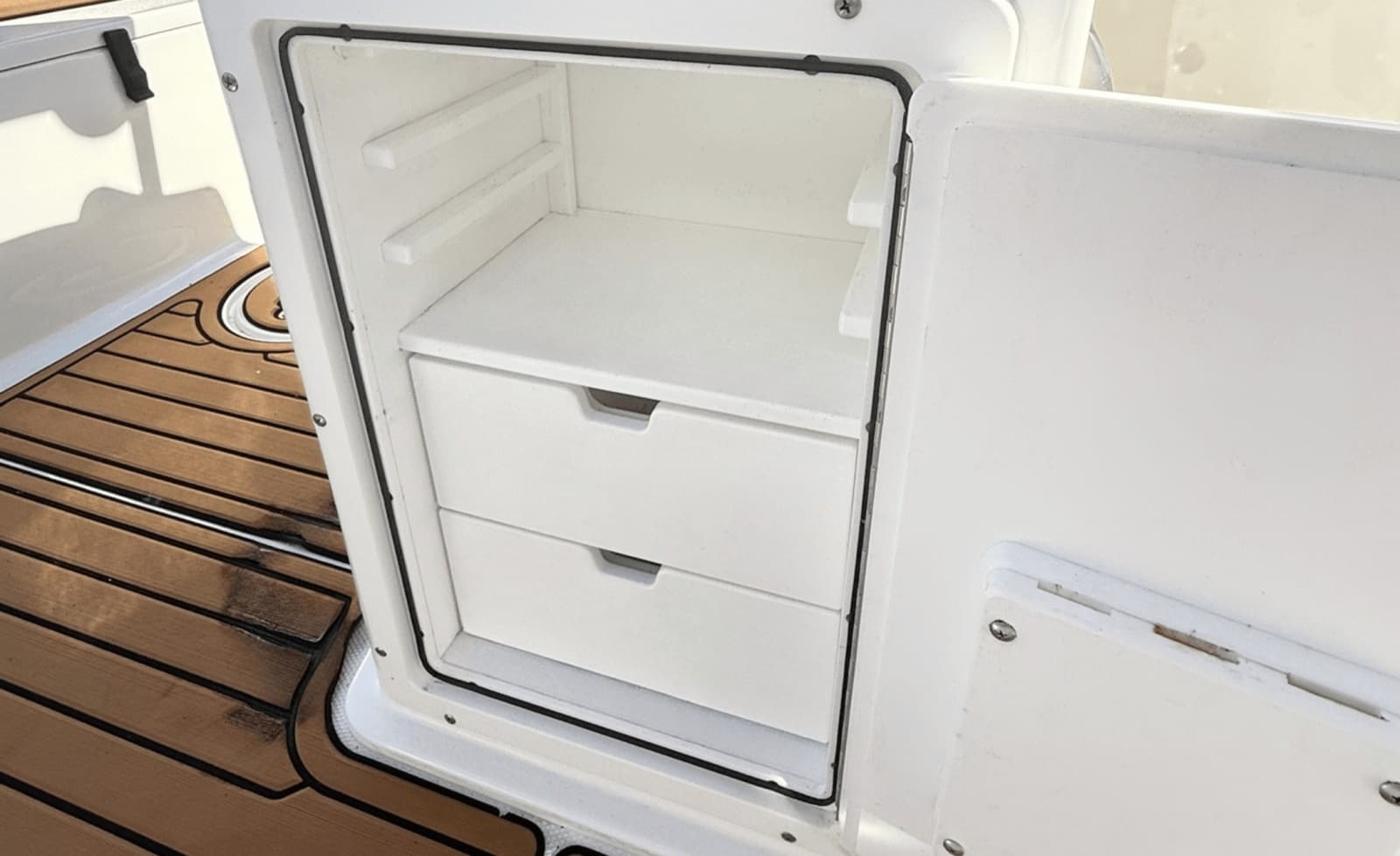 2021 Sea Hunt Ultra 229